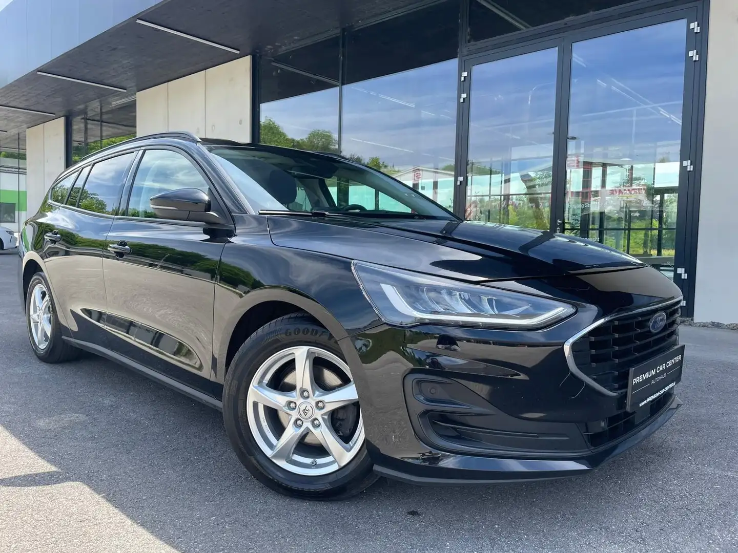 Ford Focus Turnier 1,5 EcoBlue Cool Pickerl neu! - 1
