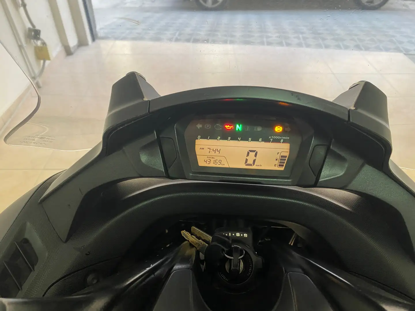 Honda Integra 700 siva - 1