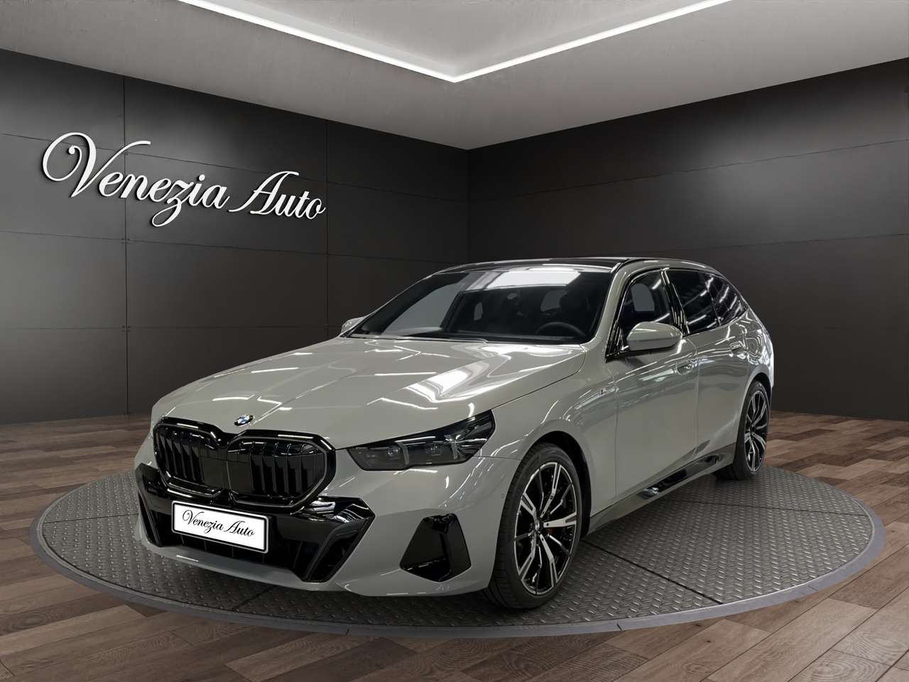 BMW 520 520d Touring M Sport Pro 197cv Tetto Panoramico Harman 360 Pelle Navi Keyless Ambient Memoria Ventil