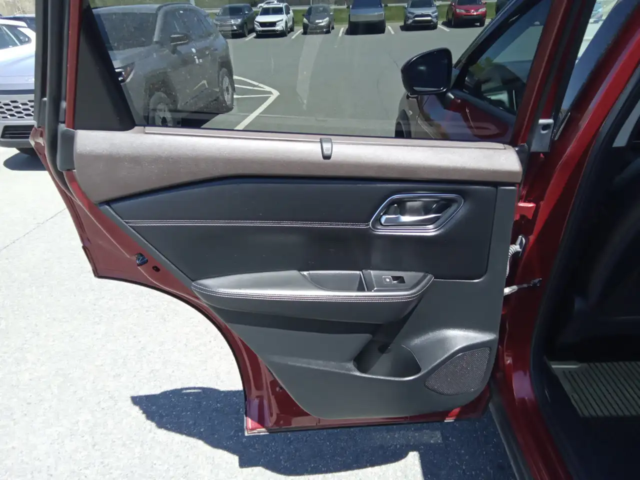 Nissan Rogue снимка Nissan Rogue
