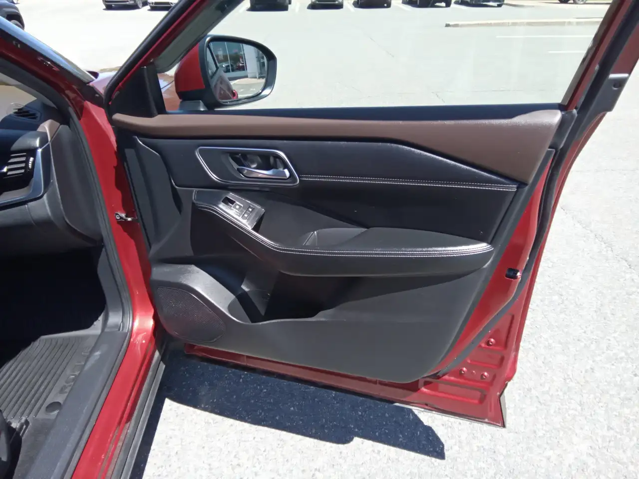 Nissan Rogue снимка Nissan Rogue