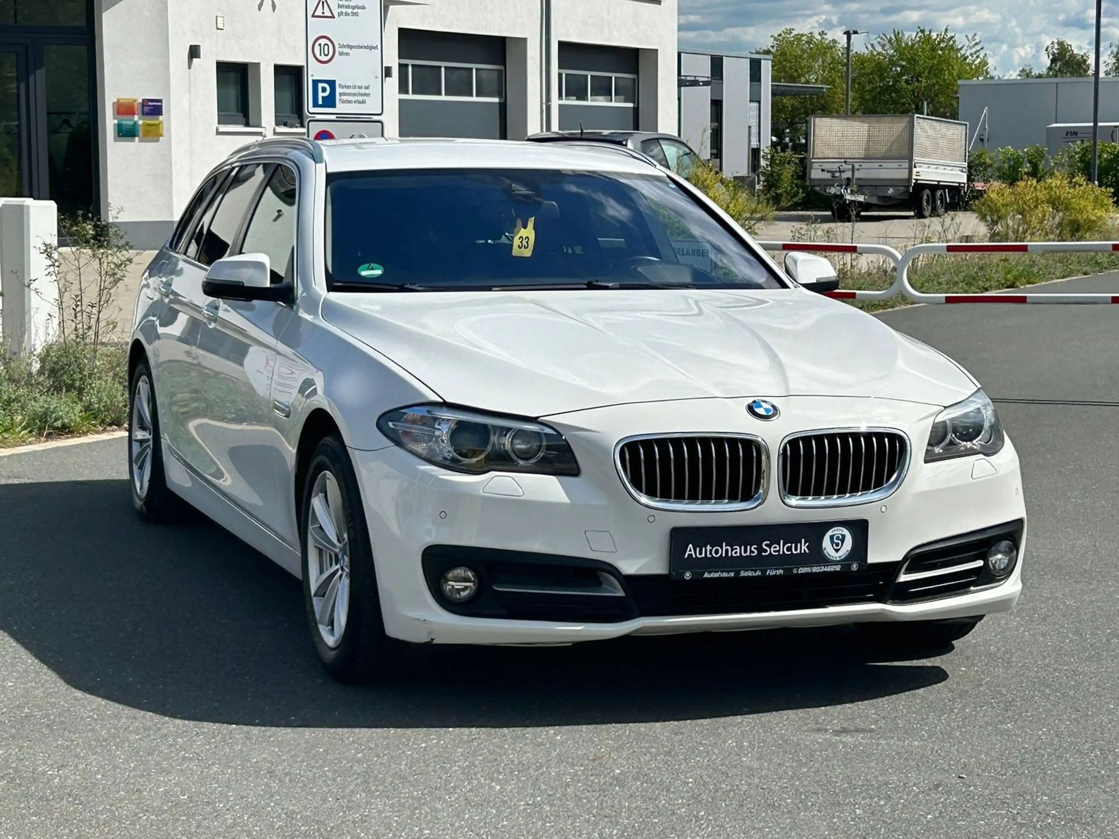 BMW 528 i xDrive *Head-Up*Navi*Bi-Xenon*AHK*PDC*SHZ* — photo 4
