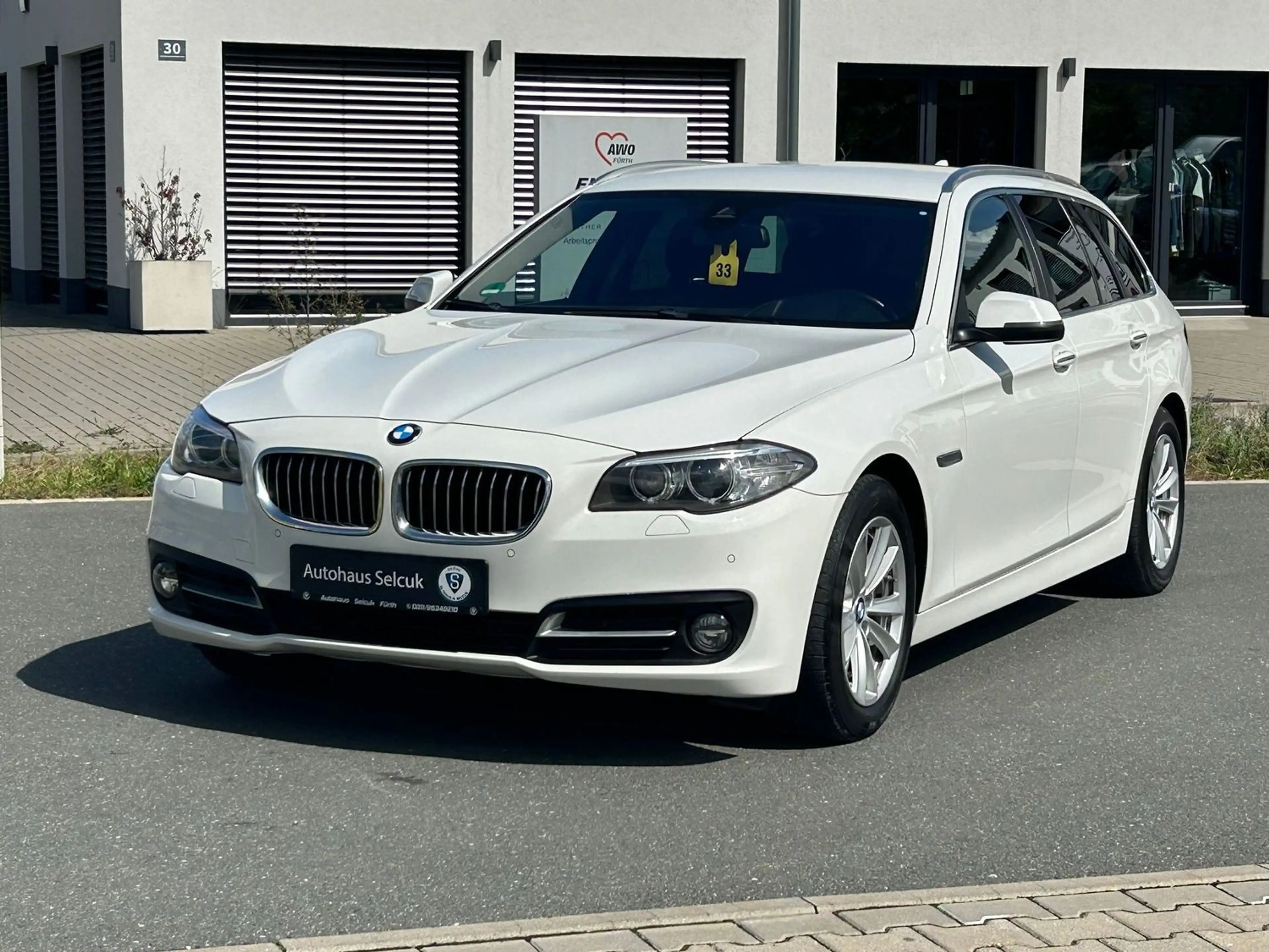 BMW 528 i xDrive *Head-Up*Navi*Bi-Xenon*AHK*PDC*SHZ* — photo 2