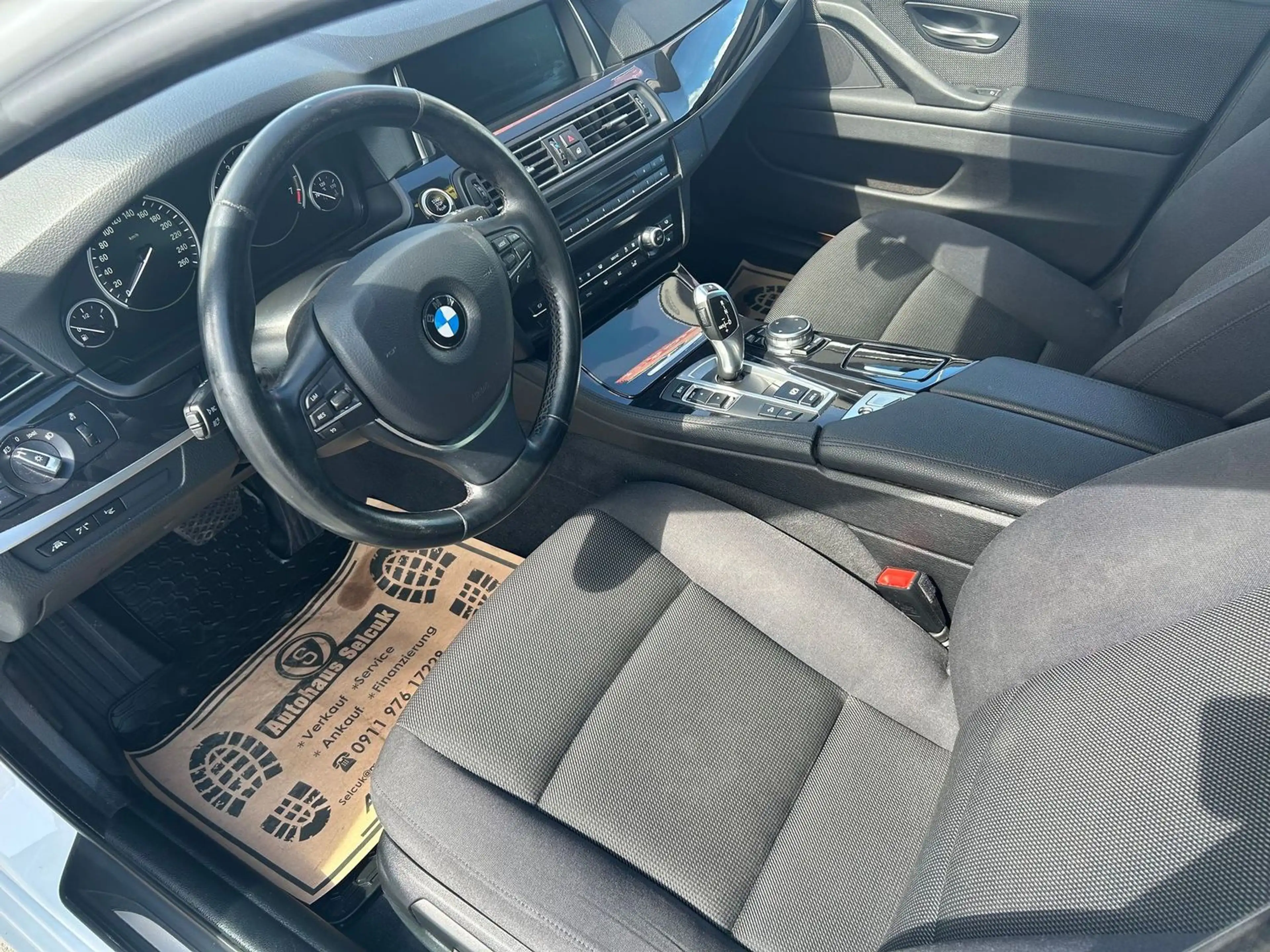 BMW 528 i xDrive *Head-Up*Navi*Bi-Xenon*AHK*PDC*SHZ* — photo 10