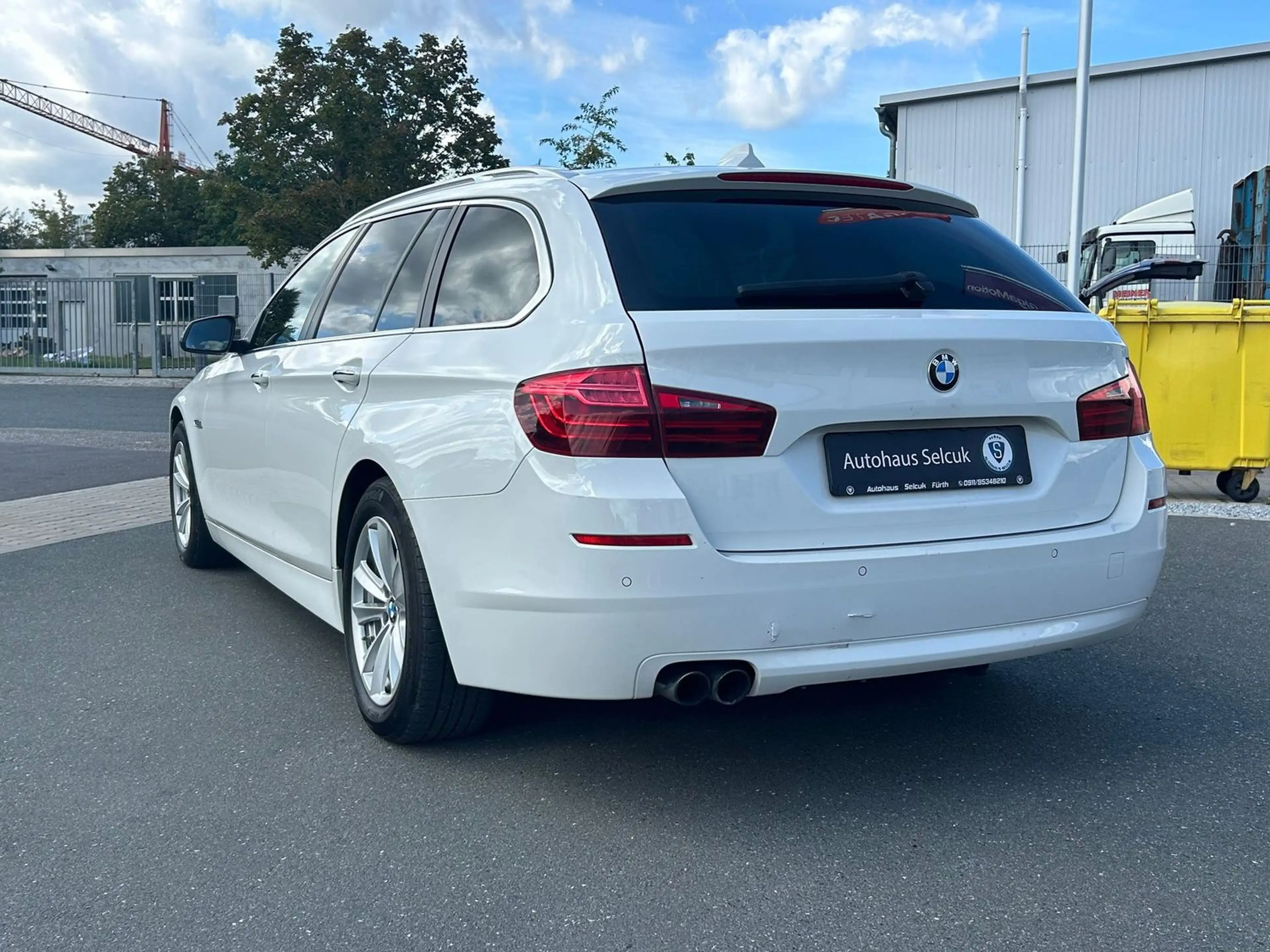 BMW 528 i xDrive *Head-Up*Navi*Bi-Xenon*AHK*PDC*SHZ* — photo 8