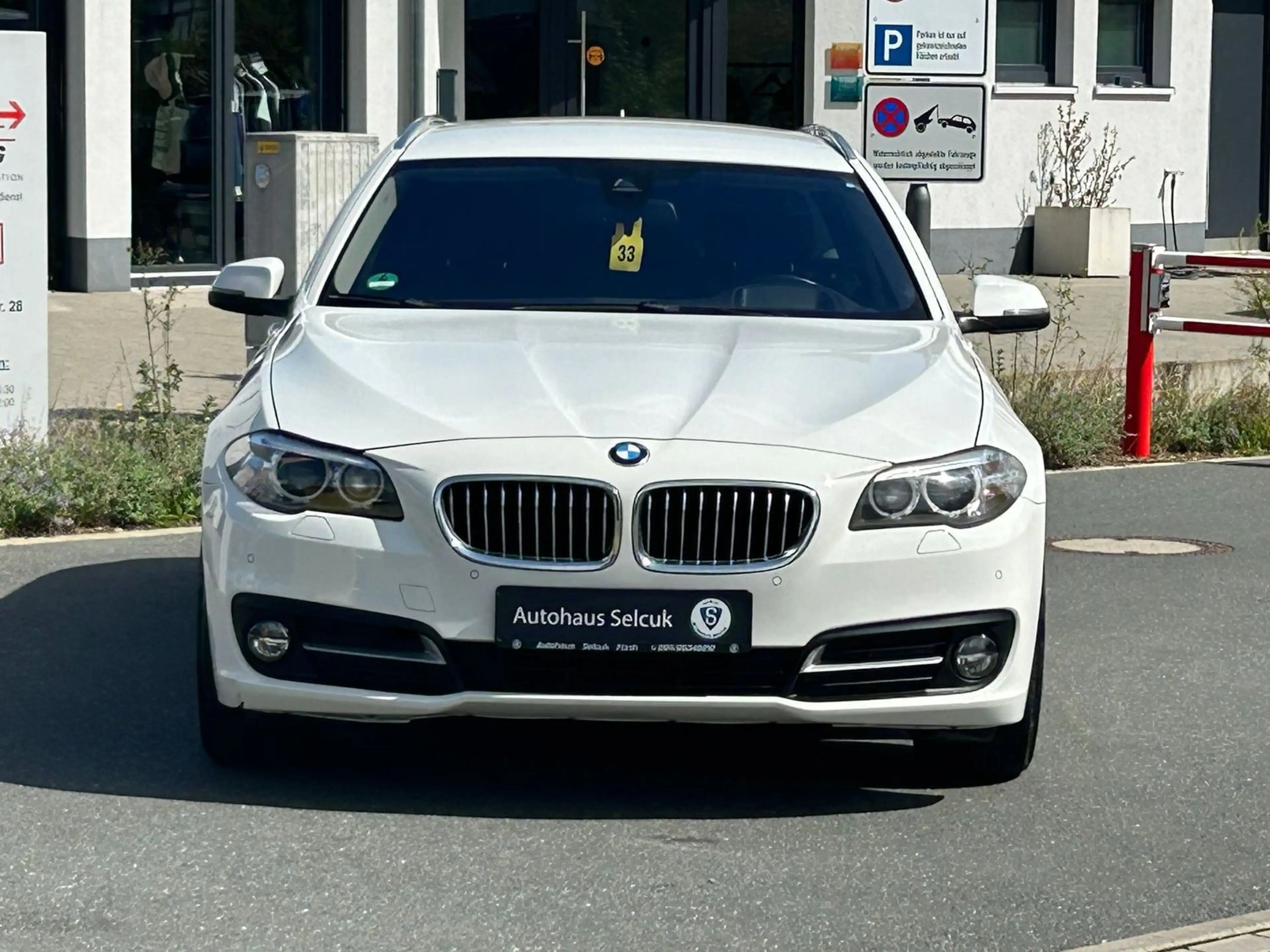 BMW 528 i xDrive *Head-Up*Navi*Bi-Xenon*AHK*PDC*SHZ* — photo 3