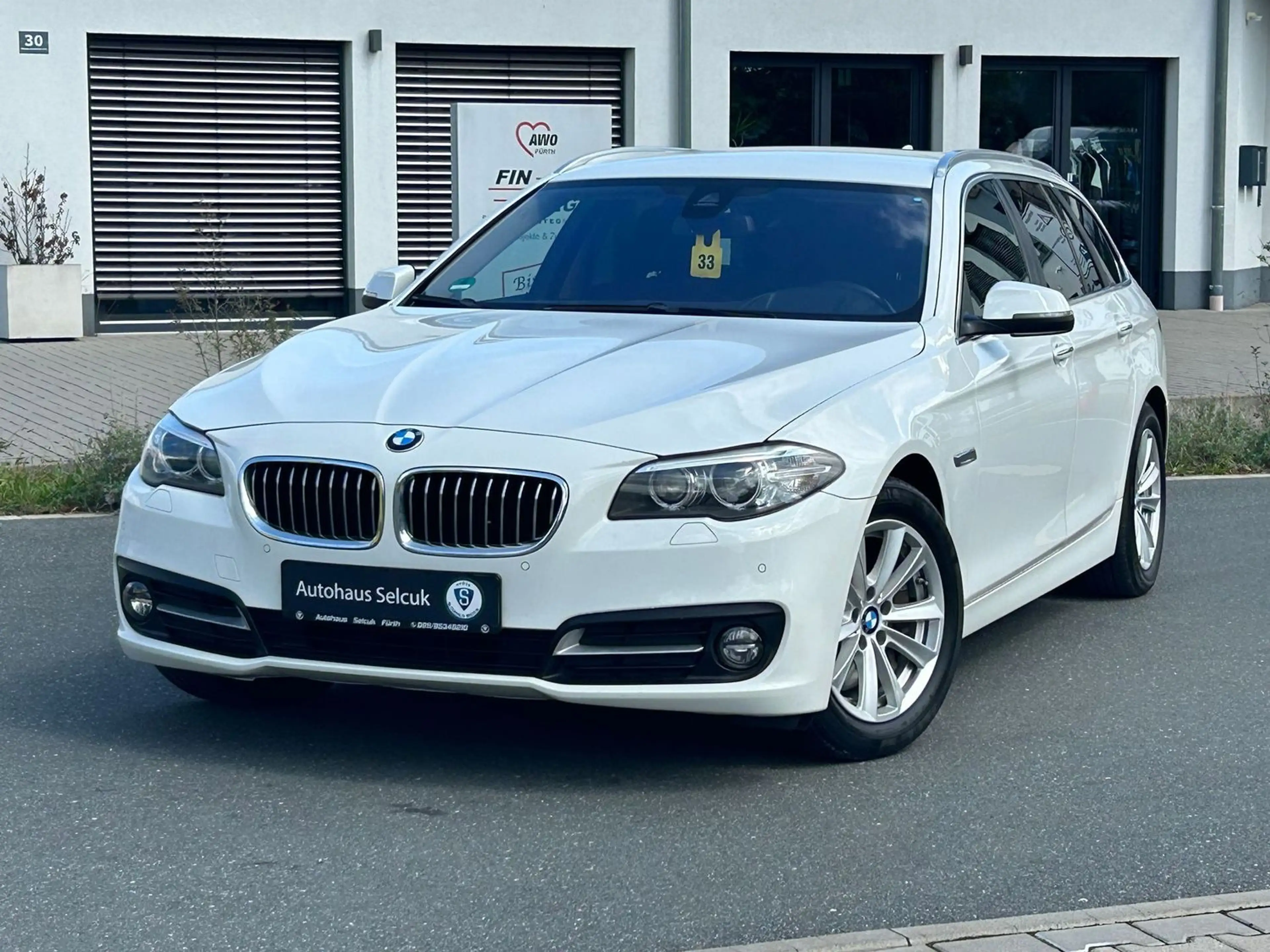 BMW 528 i xDrive *Head-Up*Navi*Bi-Xenon*AHK*PDC*SHZ*