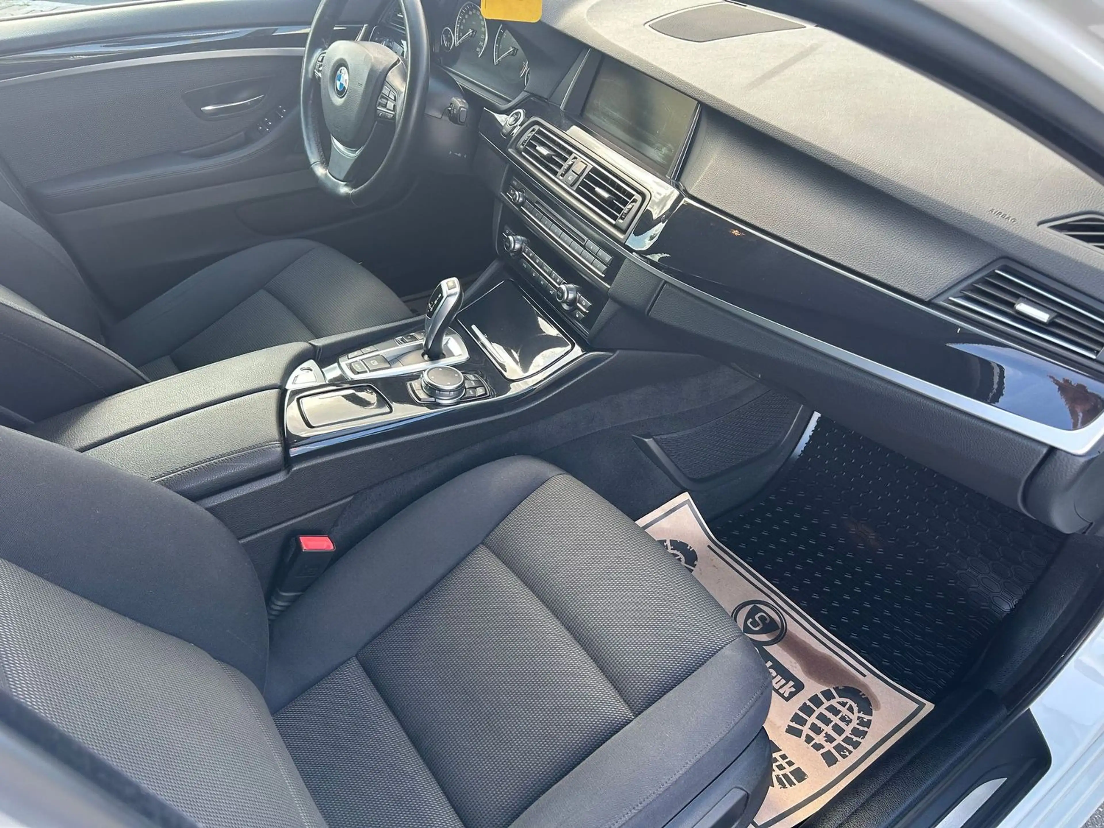 BMW 528 i xDrive *Head-Up*Navi*Bi-Xenon*AHK*PDC*SHZ* — photo 14