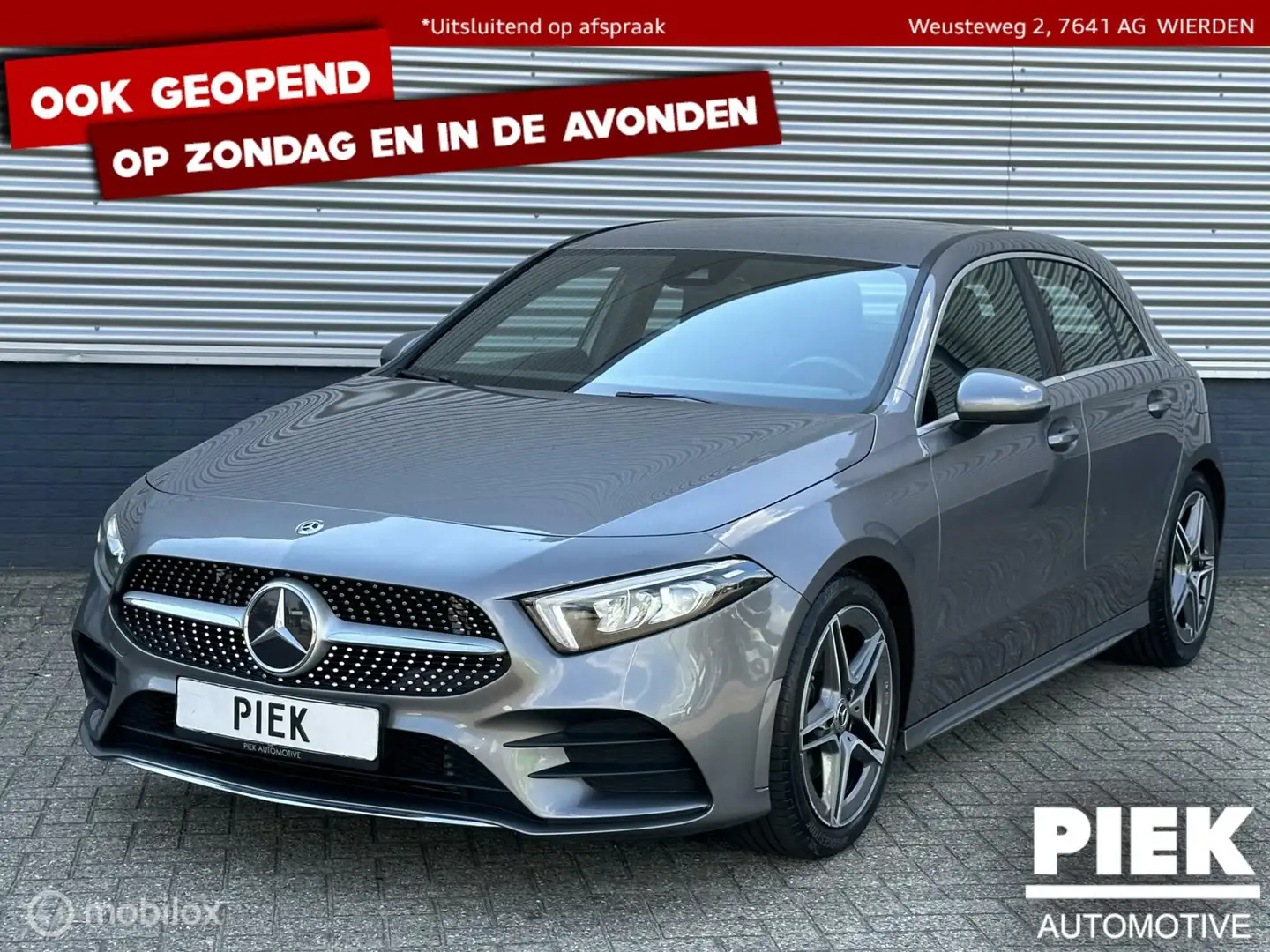 Mercedes-Benz A 180 AMG Pakket, NAVI, LED, AUTOMAAT Grijs - 1