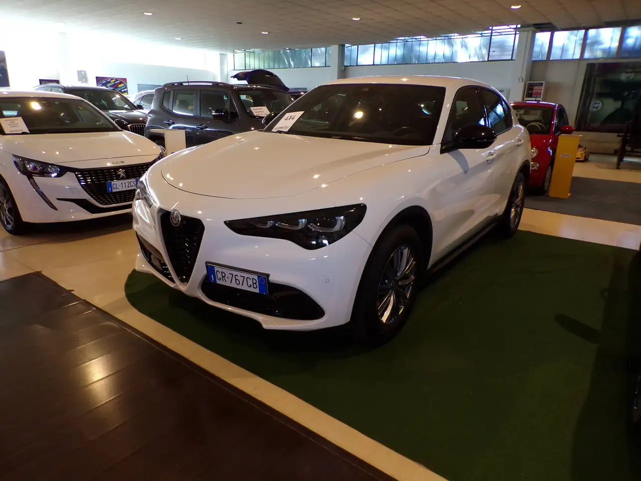 Alfa Romeo Stelvio 2023