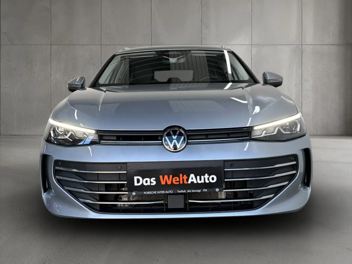 Volkswagen Passat Variant Business eTSI DSG Silber - 2