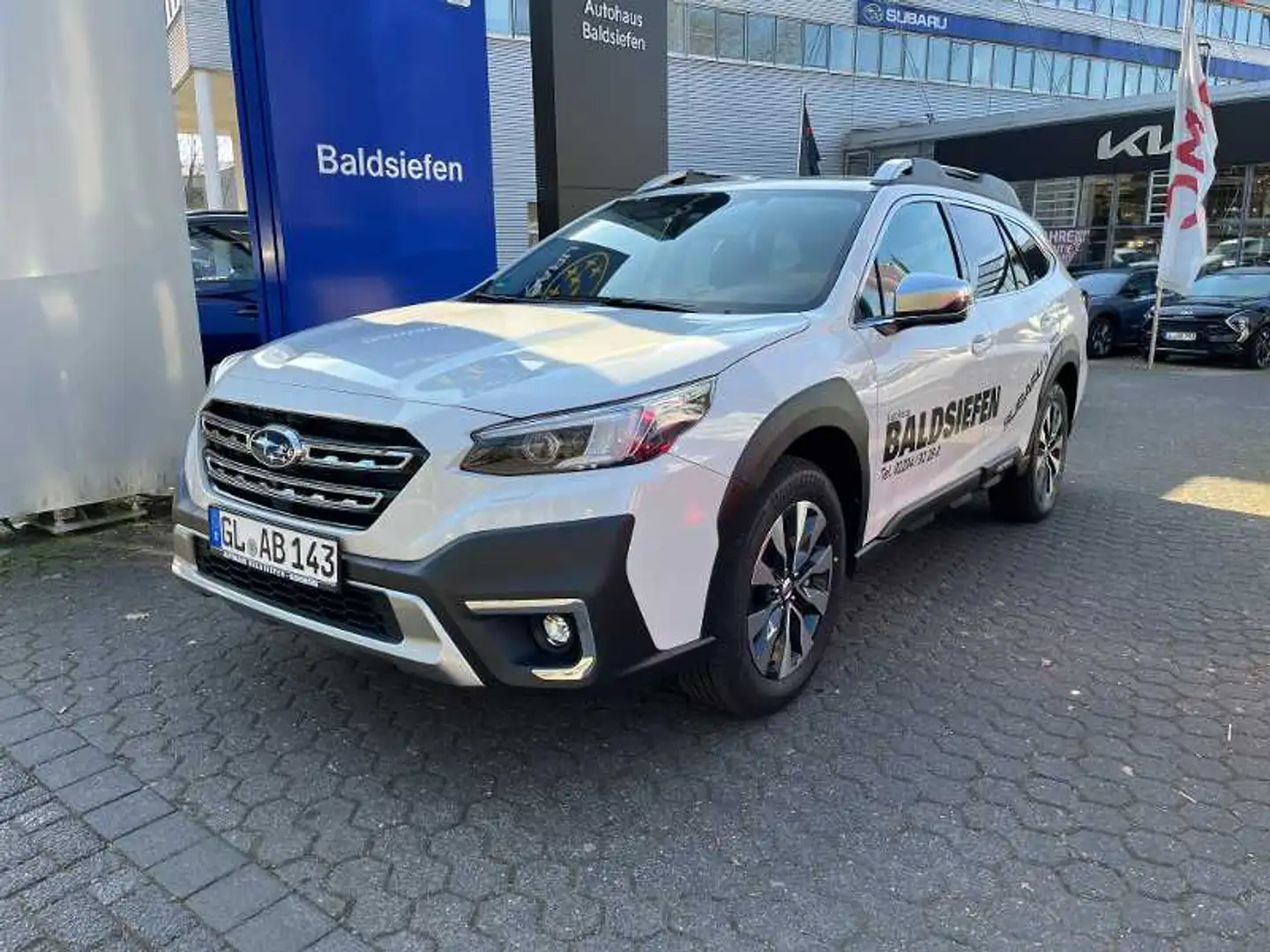 Subaru OUTBACK 2.5i Platinum, AWD, Leder, SD, Bílá - 1