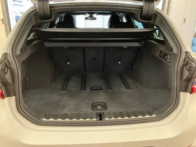 BMW 320 d xDrive Touring G21 Ansicht 10