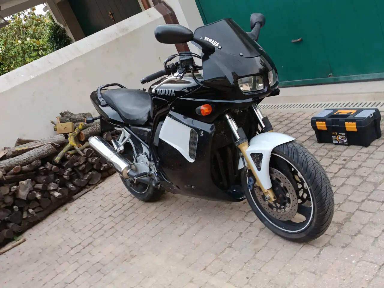 Yamaha FZS 600