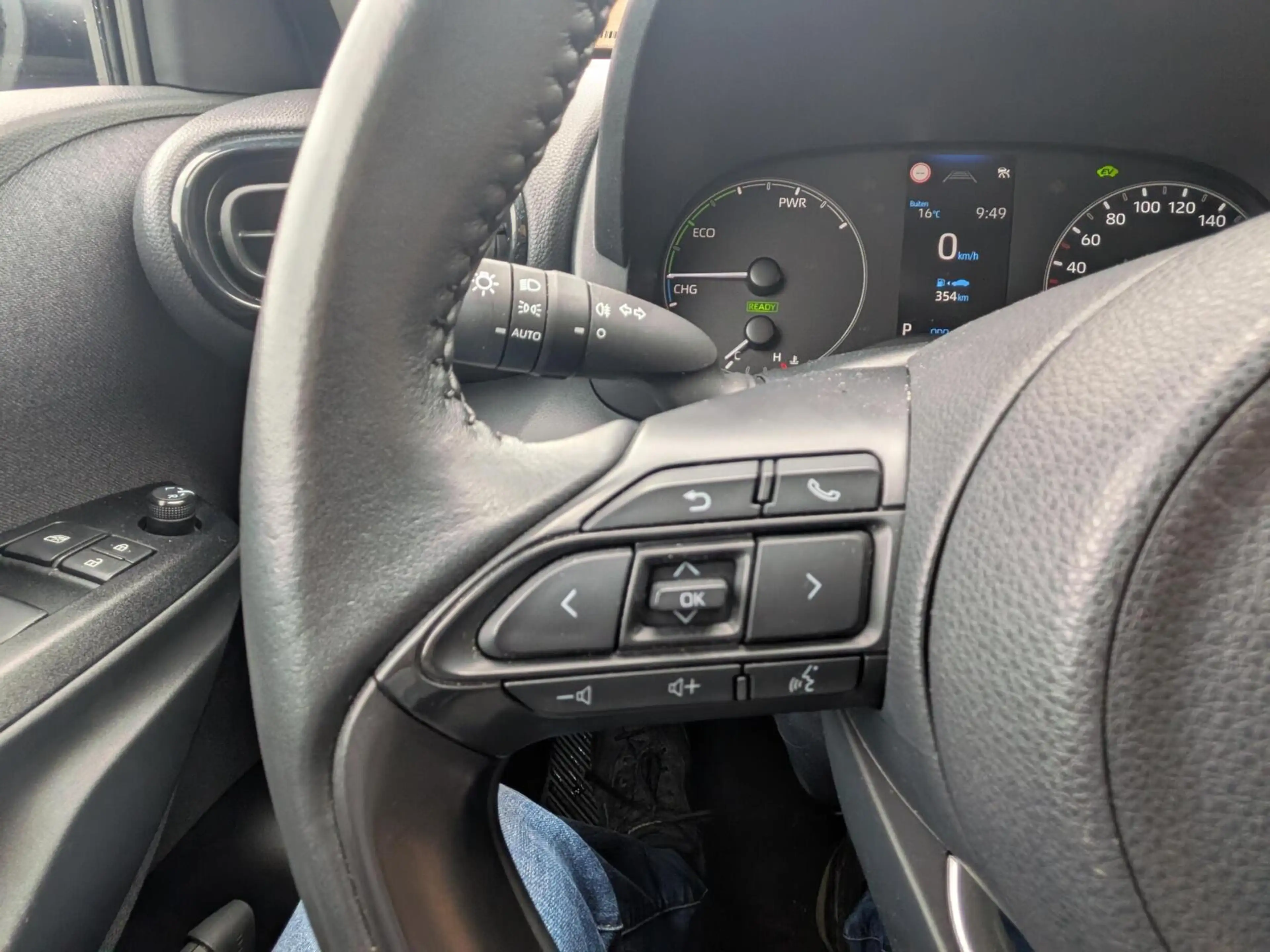 Mazda 2 Hybrid 1.5 Centre-line — photo 11