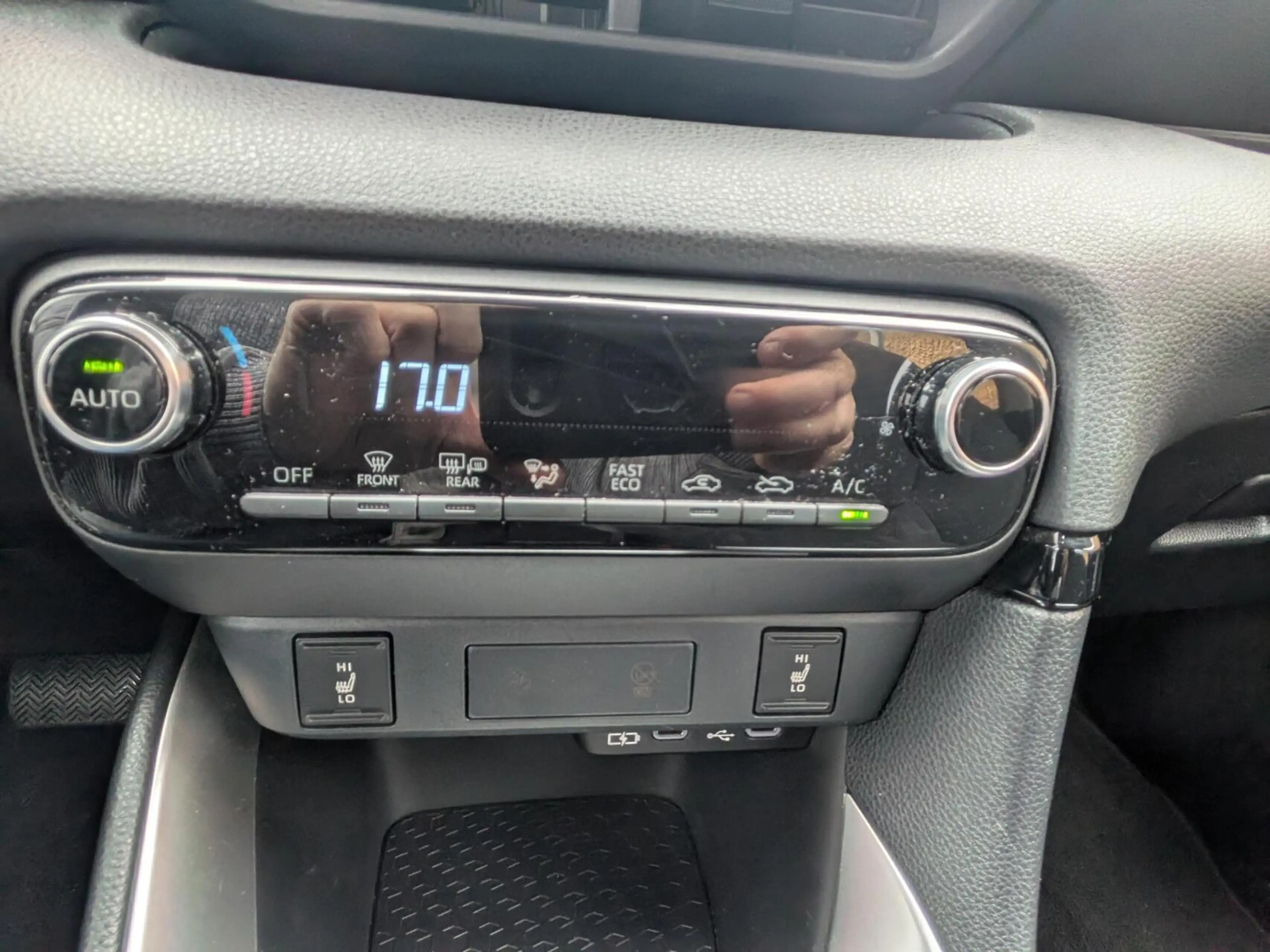 Mazda 2 Hybrid 1.5 Centre-line — photo 8