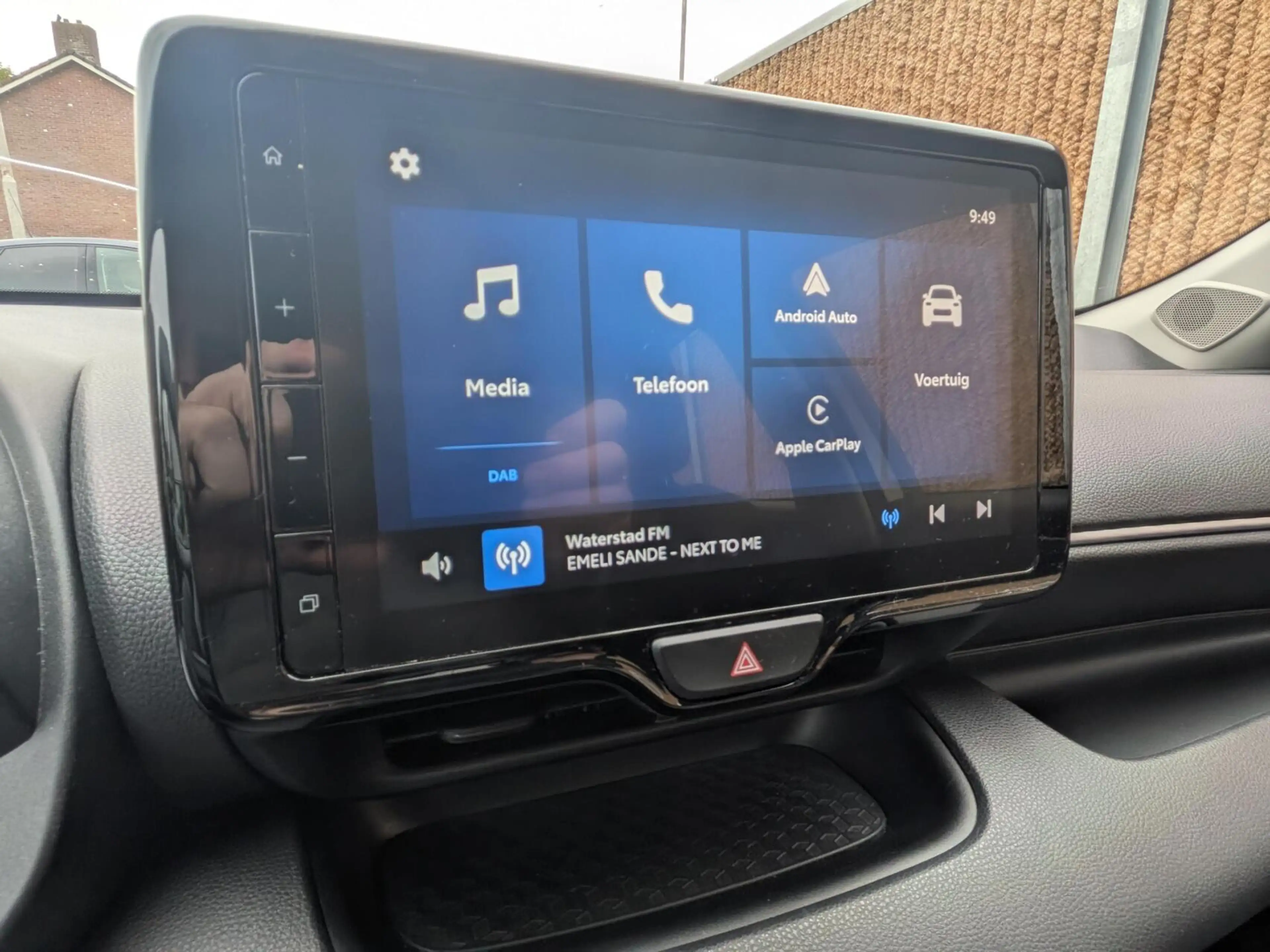 Mazda 2 Hybrid 1.5 Centre-line — photo 10