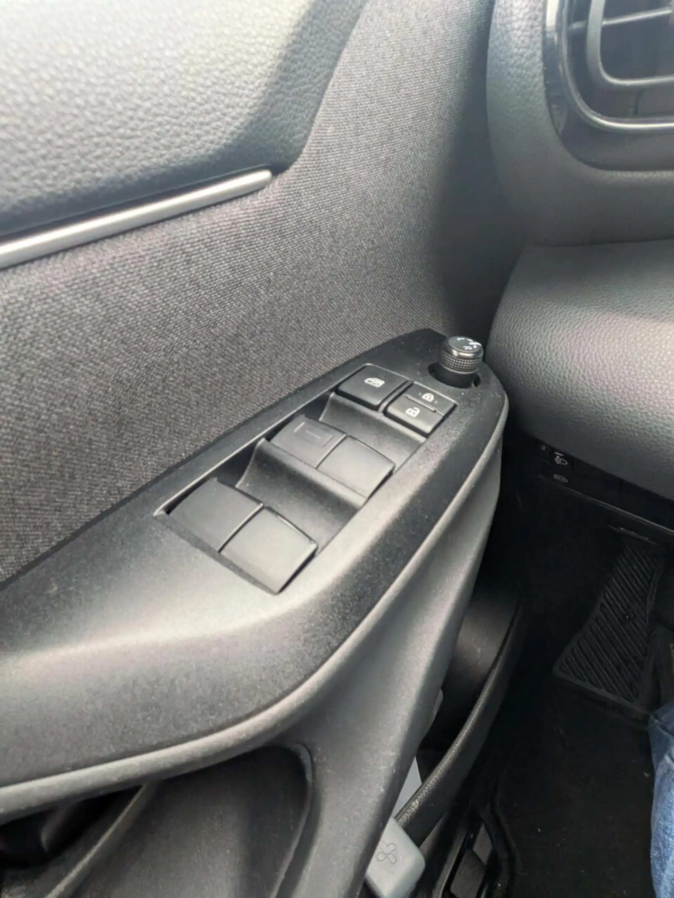 Mazda 2 Hybrid 1.5 Centre-line — photo 14