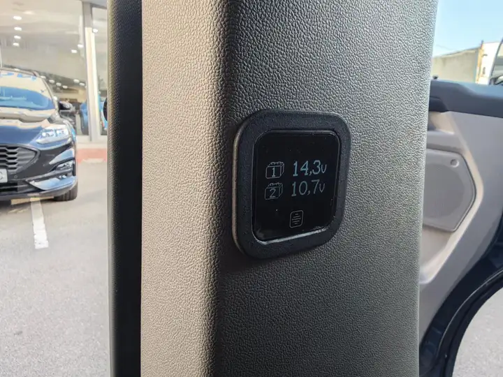 Ford Transit Courier 2026, foto 30