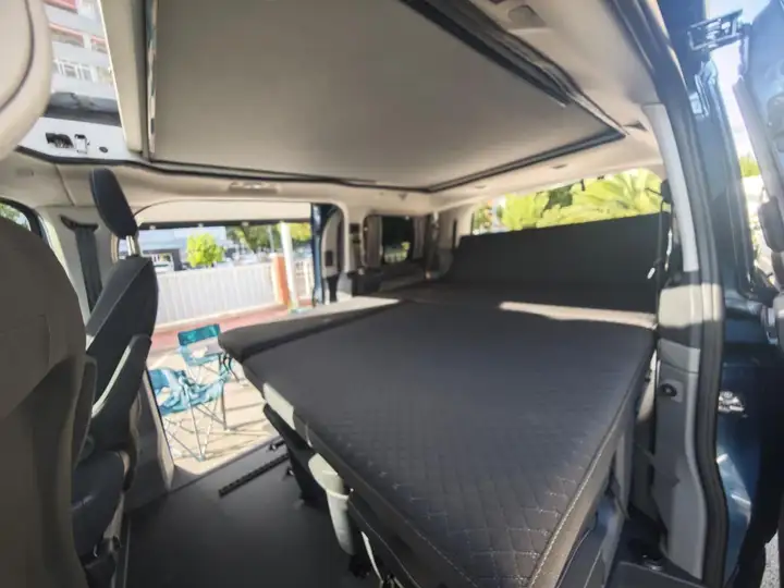 Ford Transit Courier 2026, foto 13