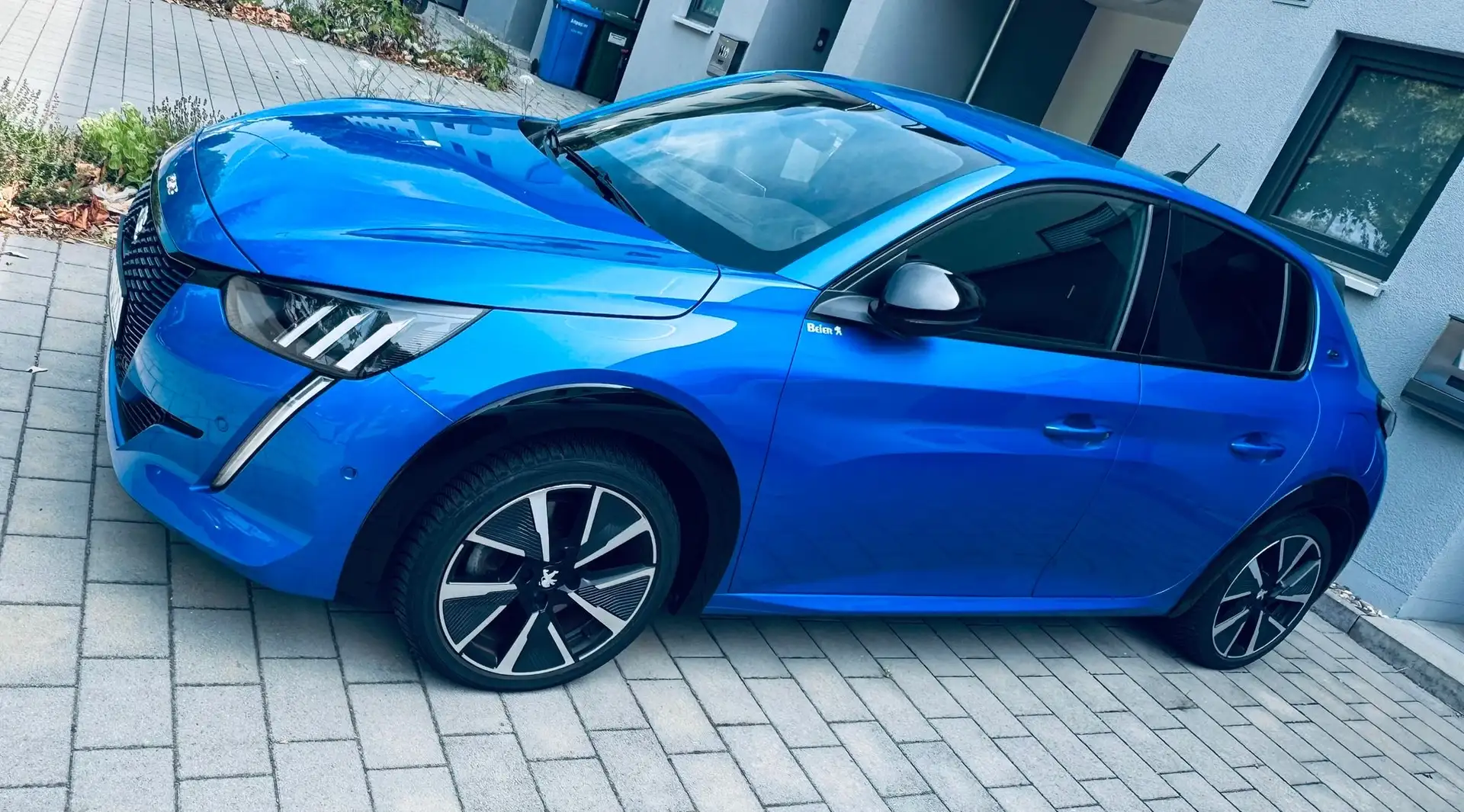 Peugeot e-208 136 GT-Line Blau - 1
