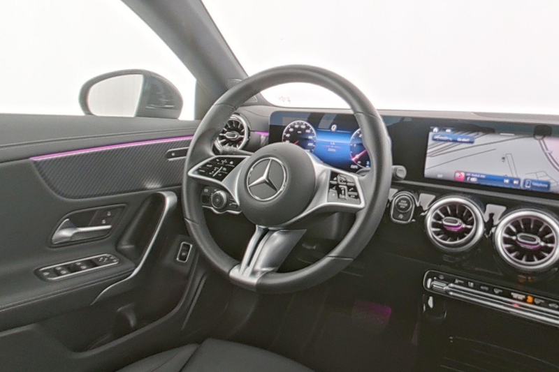 Mercedes-Benz CLA 180 d Coupé Luxury Line — photo 13