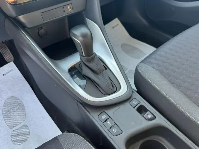 Toyota Yaris view 10