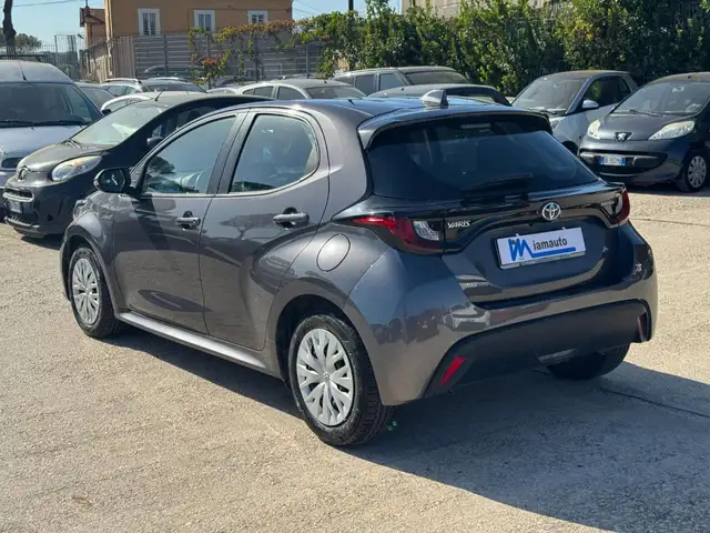 Toyota Yaris view 6