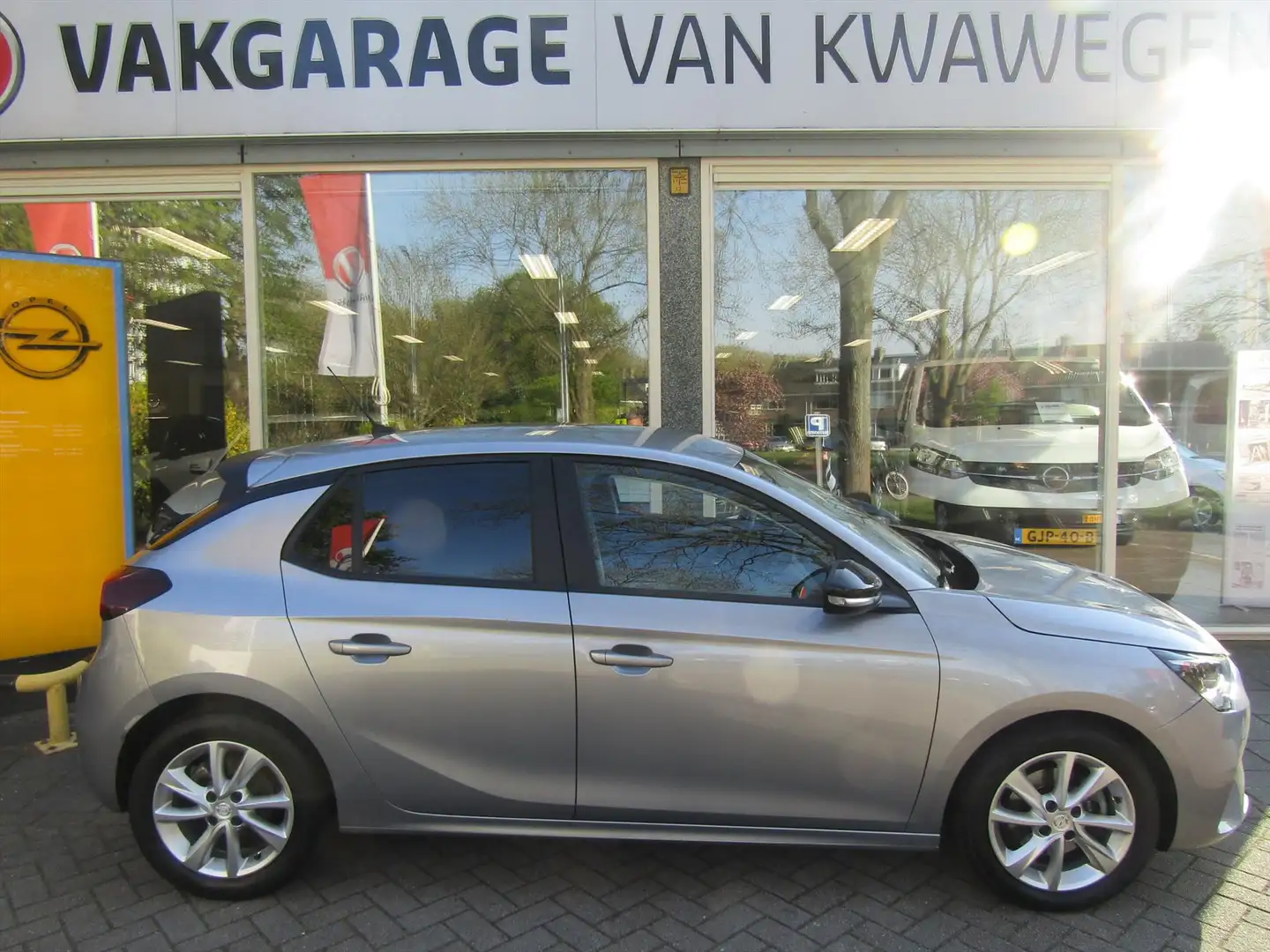 Opel Corsa 1.2 TURBO 100 PK CAMERA L.M. VERW. STUUR Grijs - 2