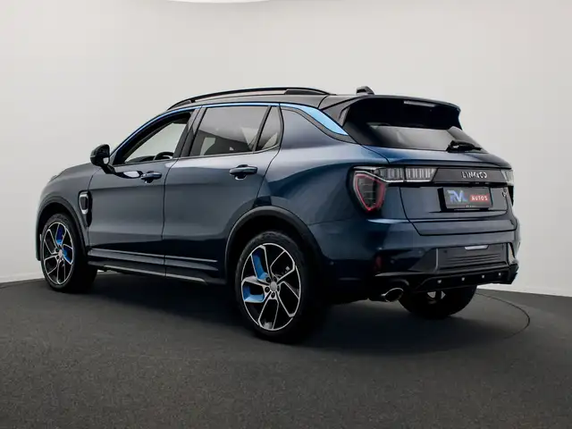 Lynk & Co 01 view 24