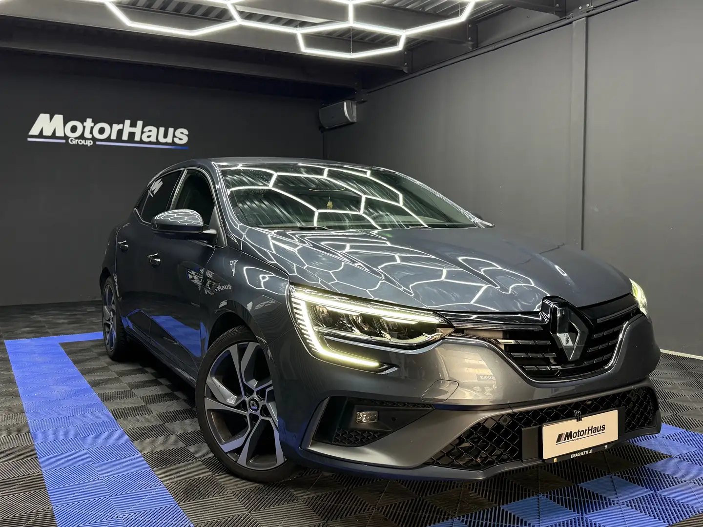 Renault Megane 1.5 dci Duel2 115cv Grijs - 1