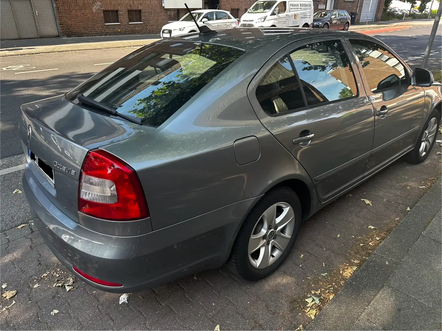 Skoda Octavia 2.0 TDI DPF Elegance - 2
