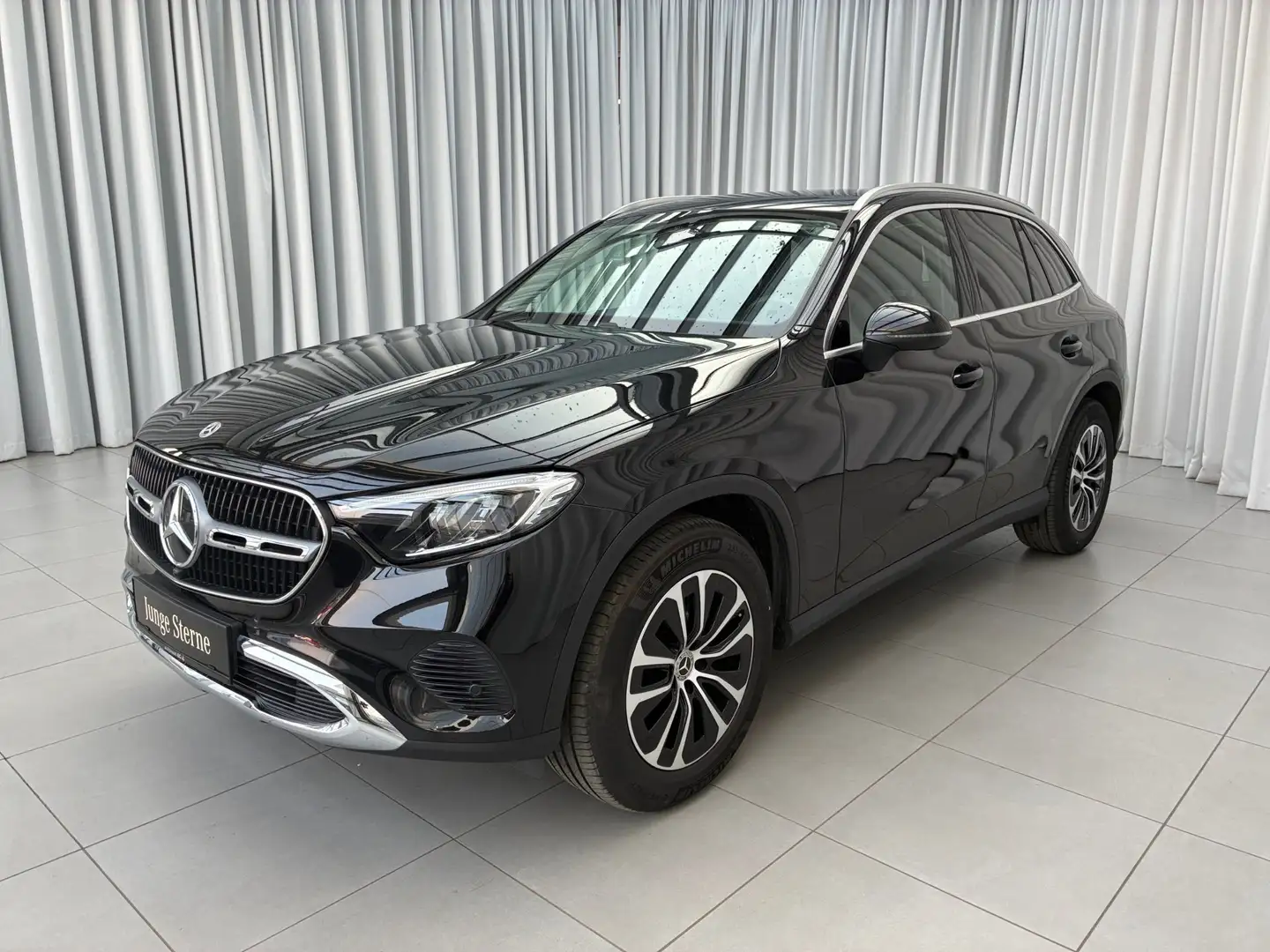Mercedes-Benz GLC 220 d 4MATIC SpurW Winterp. Schwarz - 2
