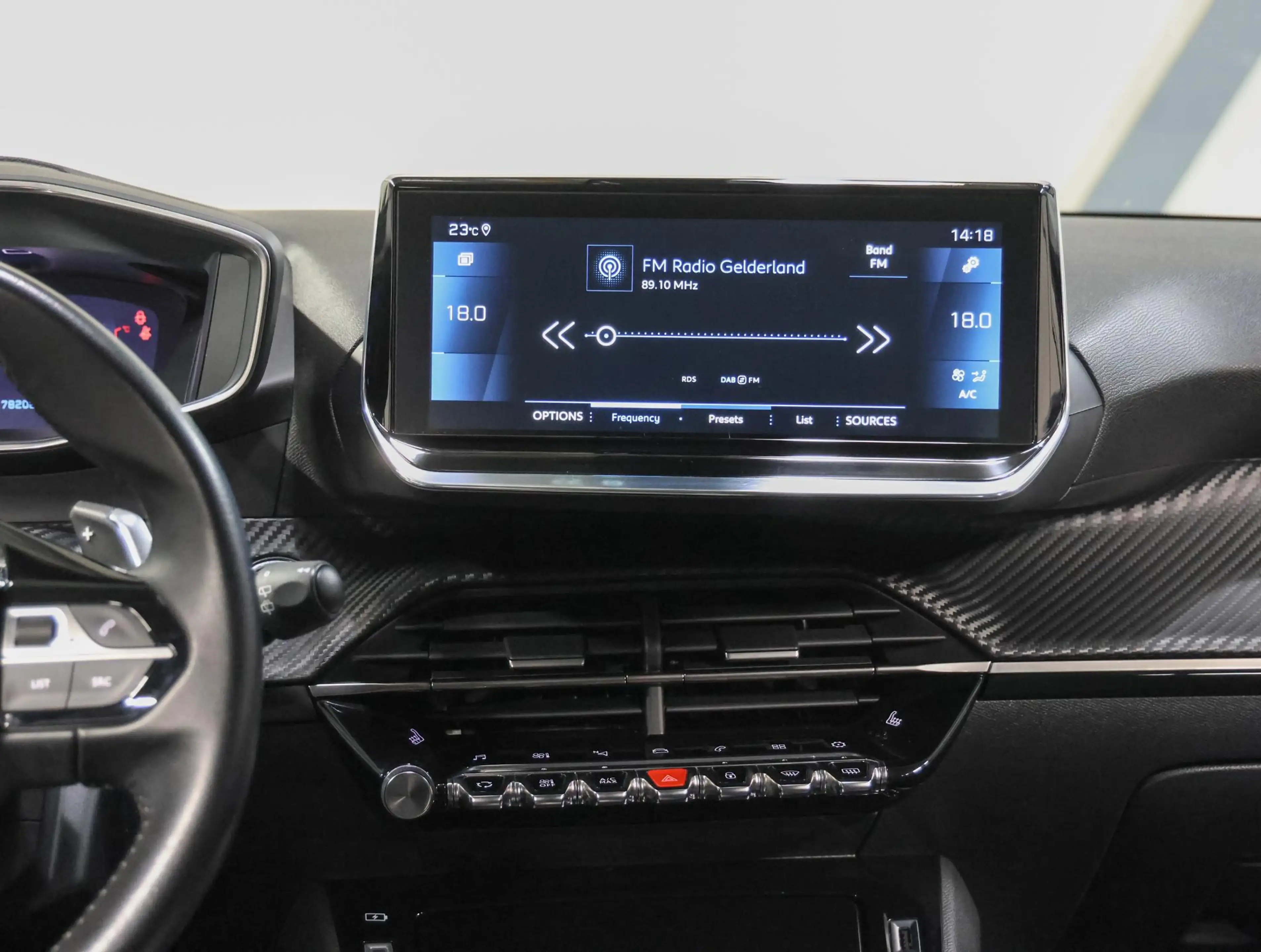 Peugeot 208 1.2 100PK Allure | 1ste eigenaar | AppleCarplay/An — photo 14