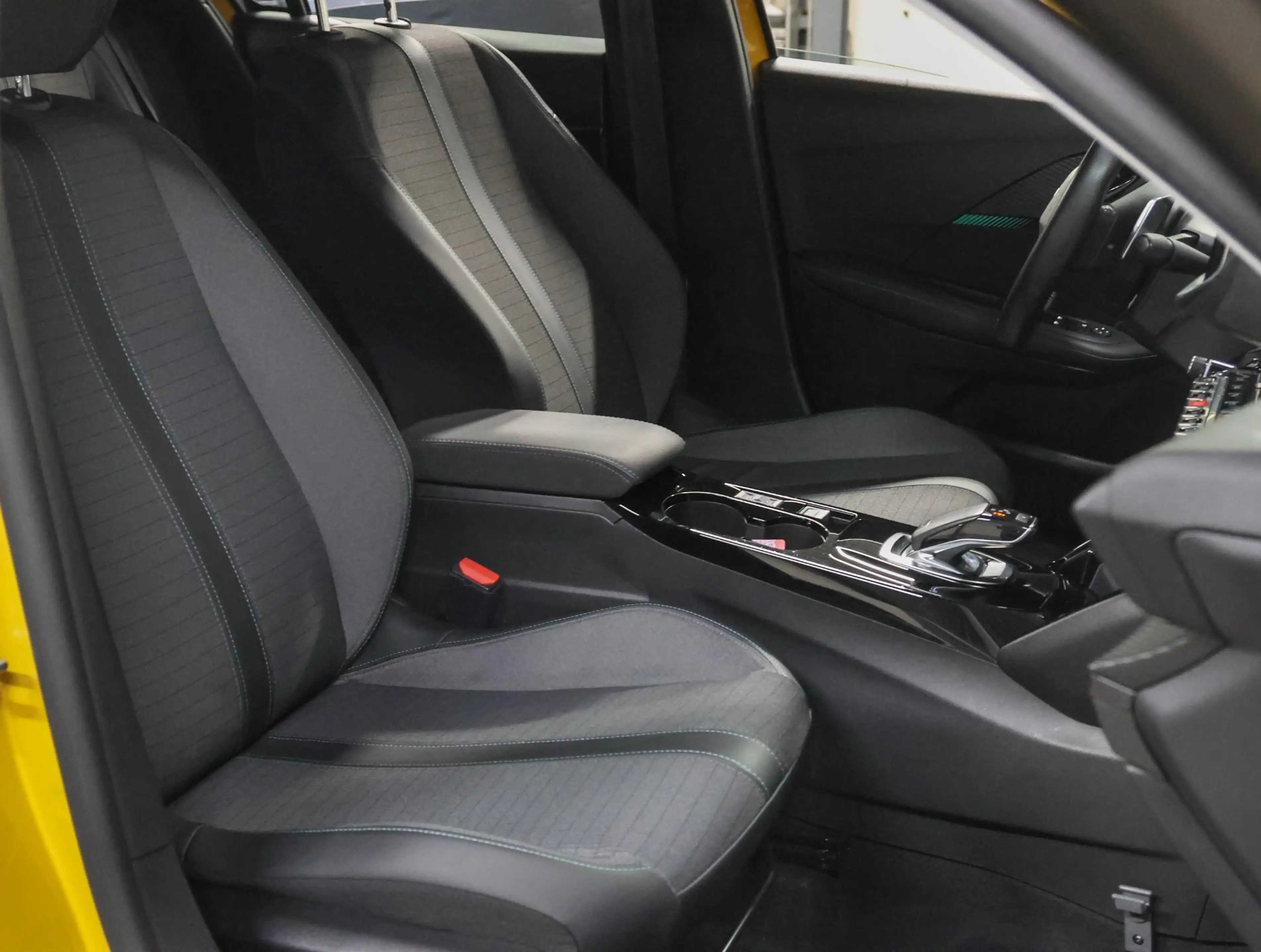 Peugeot 208 1.2 100PK Allure | 1ste eigenaar | AppleCarplay/An — photo 10