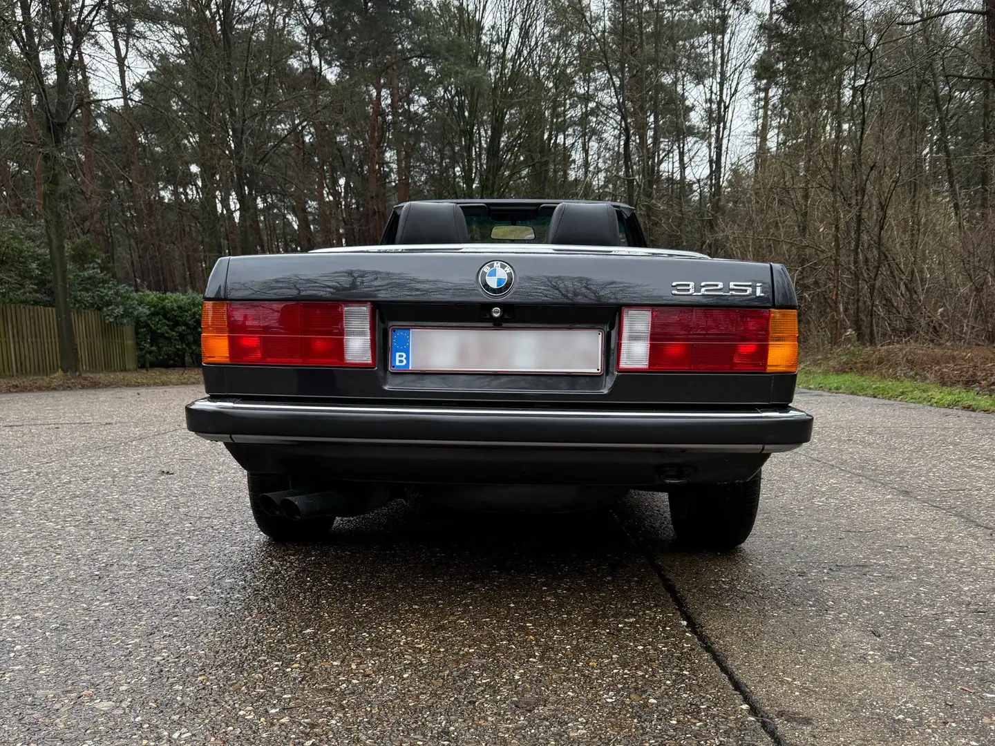 BMW 325 325i Noir - 2