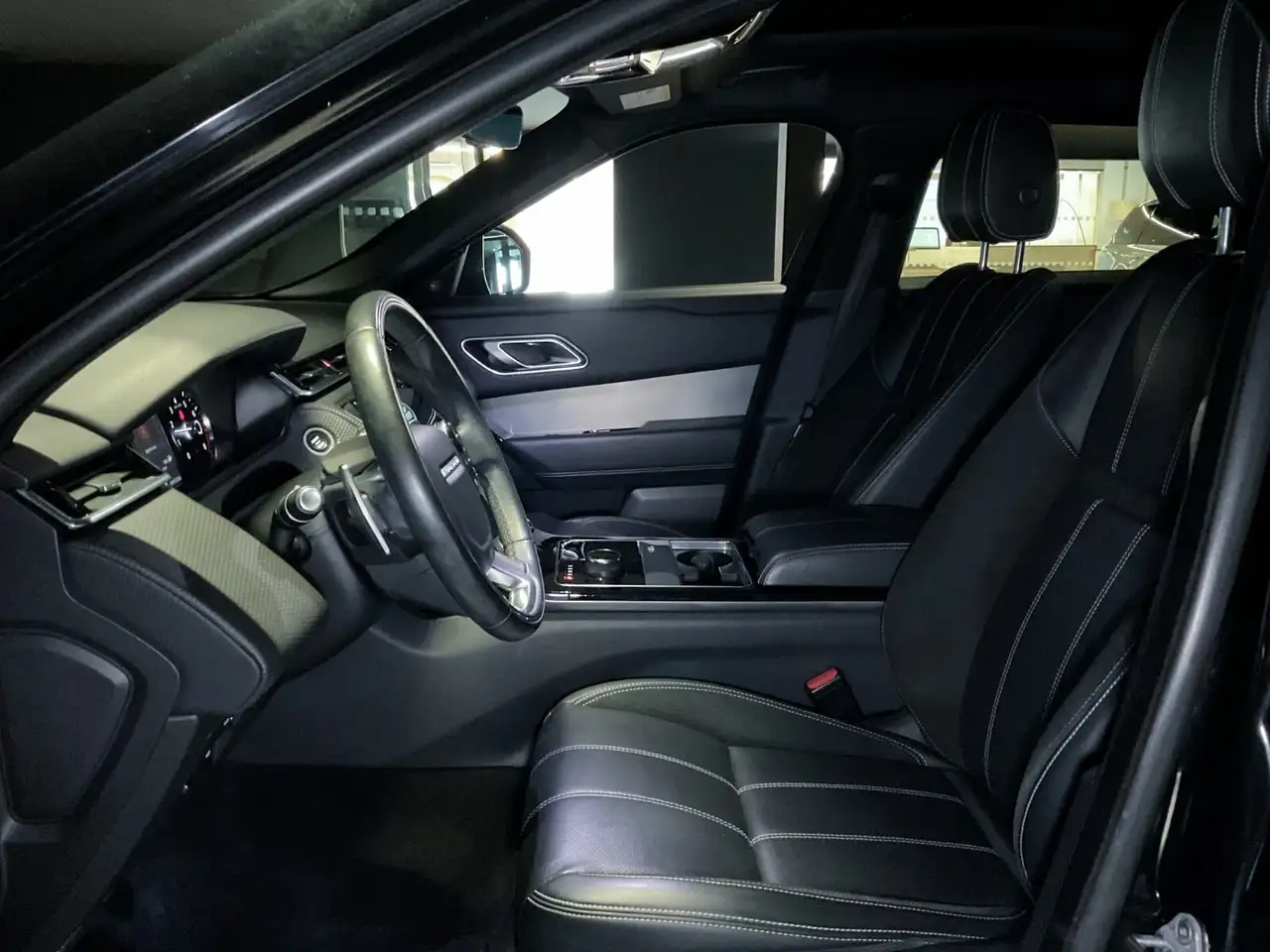Land Rover Range Rover Velar снимка Land Rover Range Rover Velar