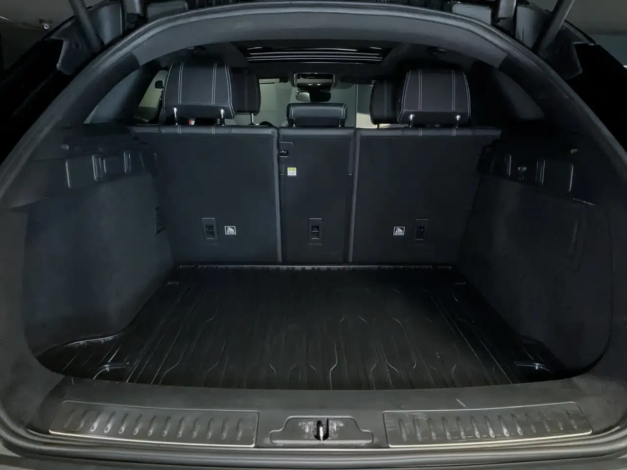 Land Rover Range Rover Velar снимка Land Rover Range Rover Velar