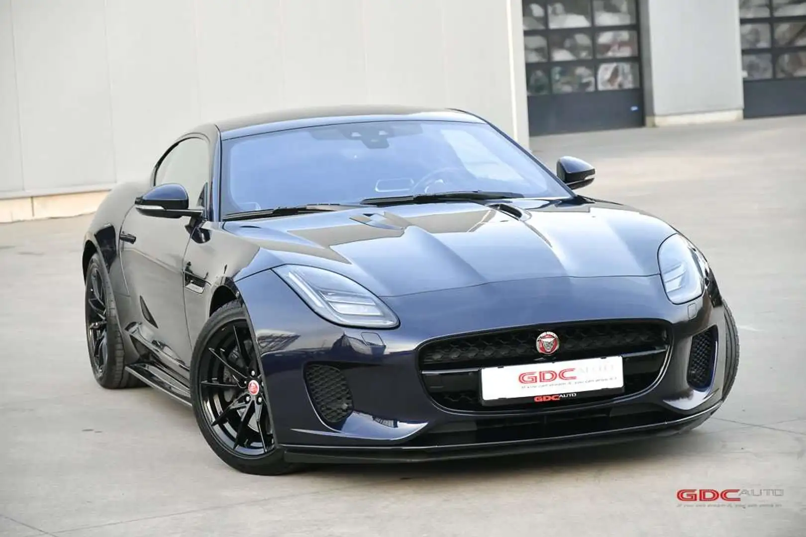 Jaguar F-Type Coupé 2.0 i4 Schwarz - 1