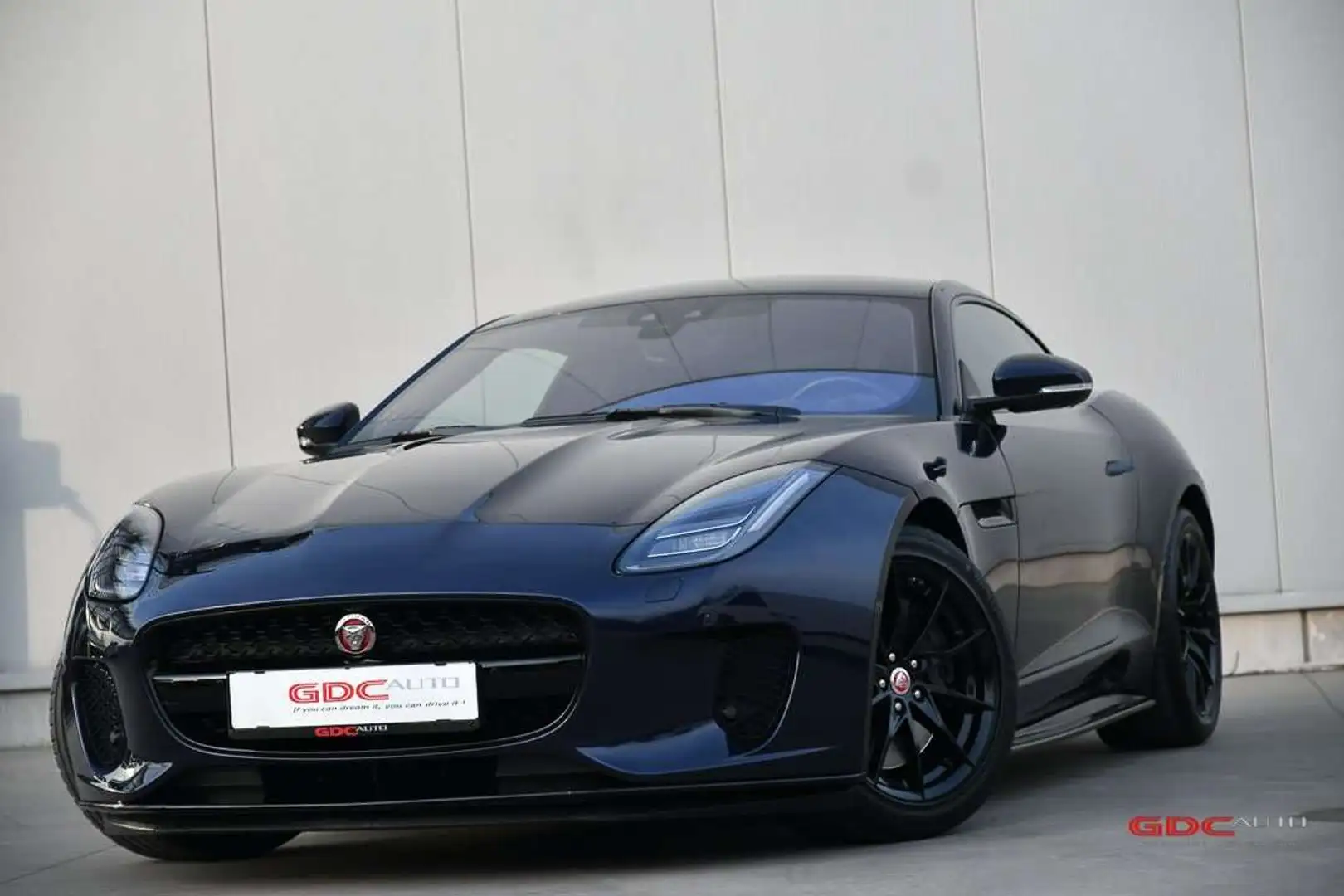 Jaguar F-Type Coupé 2.0 i4 Schwarz - 2