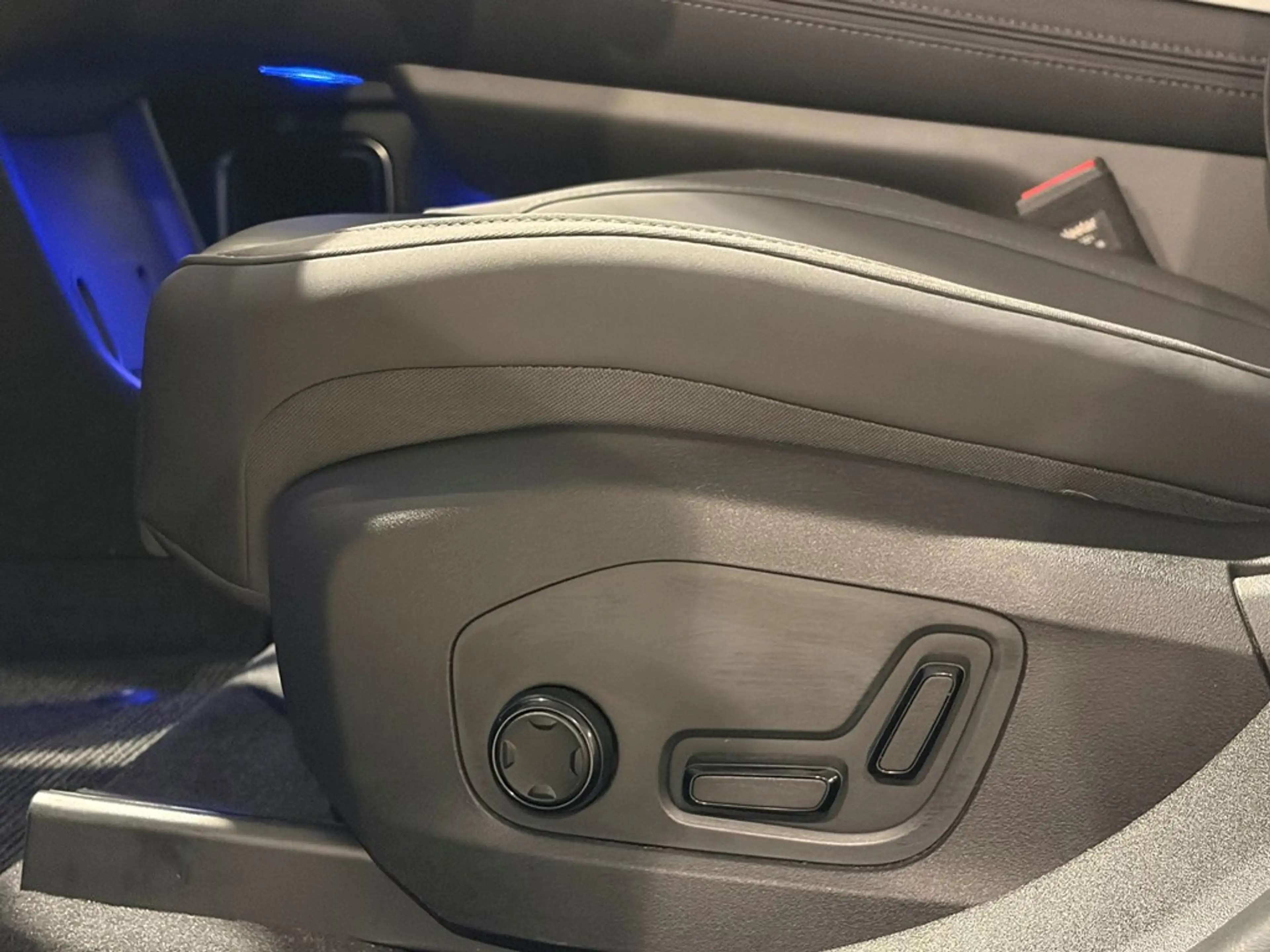 Polestar 4 Long Range PILOT PLUS PACK — photo 6