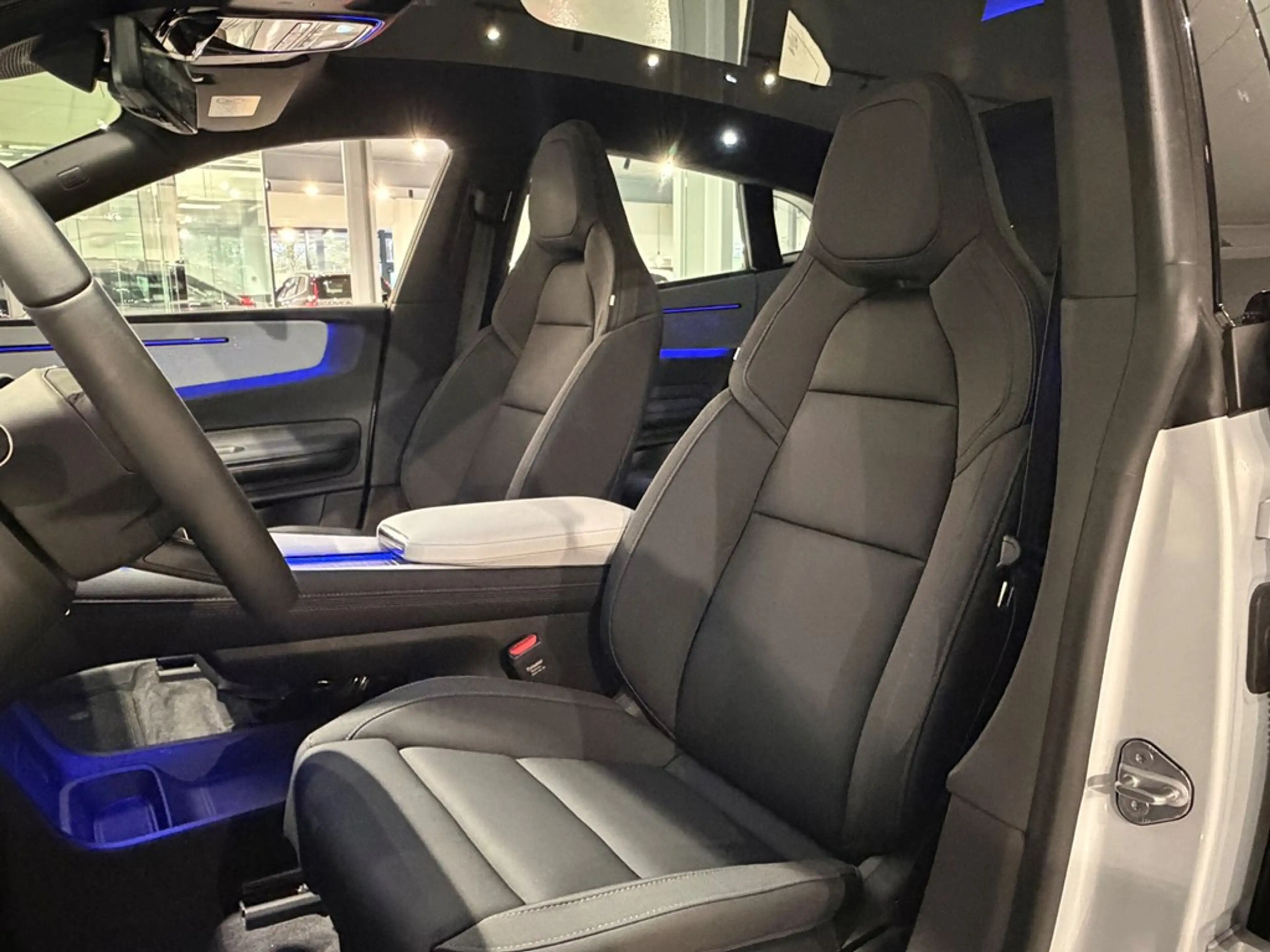 Polestar 4 Long Range PILOT PLUS PACK — photo 5