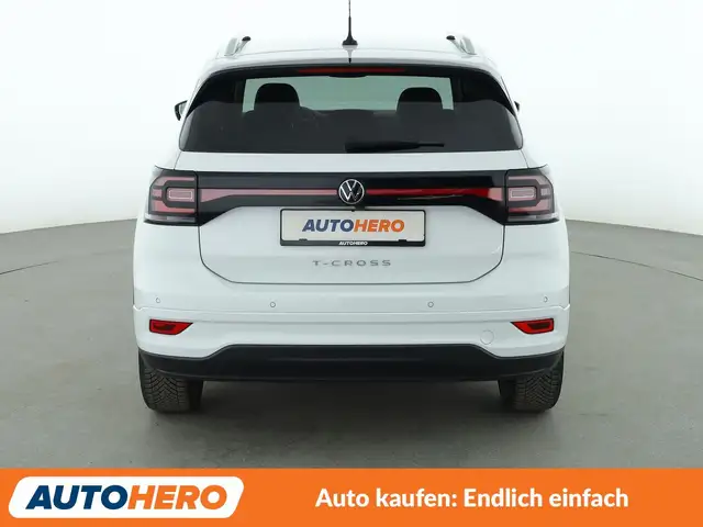 Volkswagen T-Cross view 5