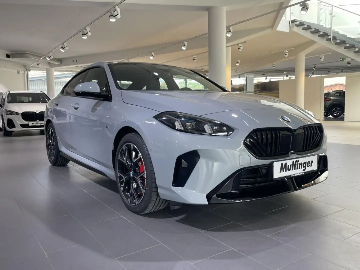 BMW 220 d Gran Coupé M Sport Pro Innov. Har/Kar. 18" Grau - 2