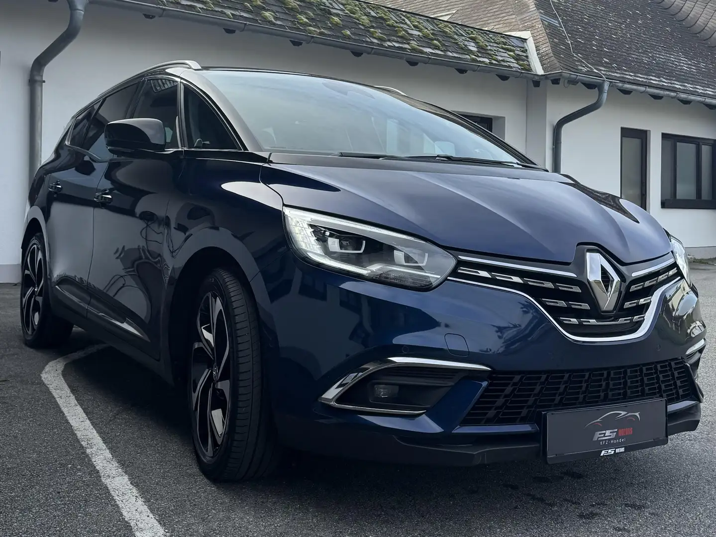 Renault Scenic Grand Executive Blau - 1