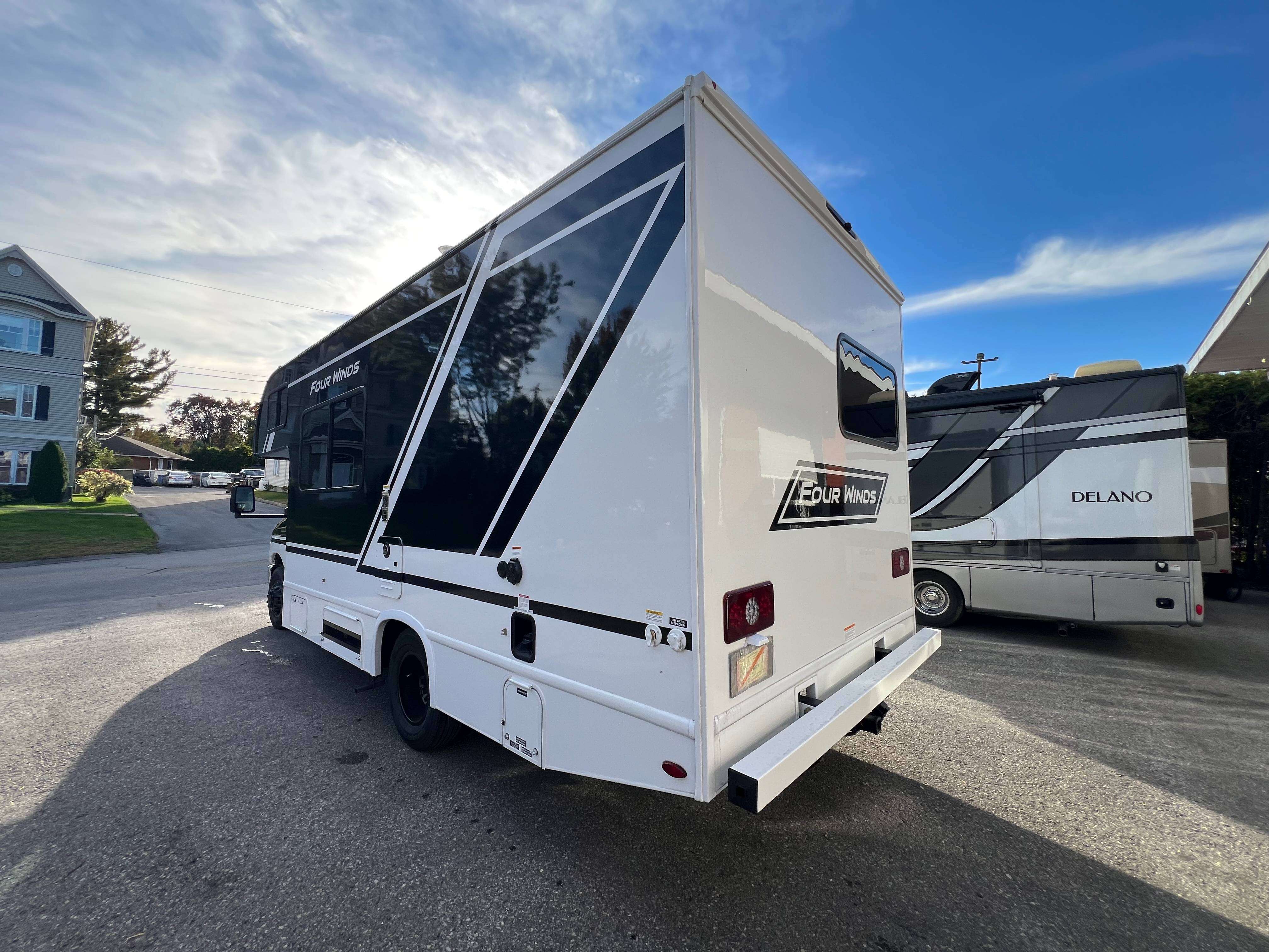2027 Ford FOUR WINDS