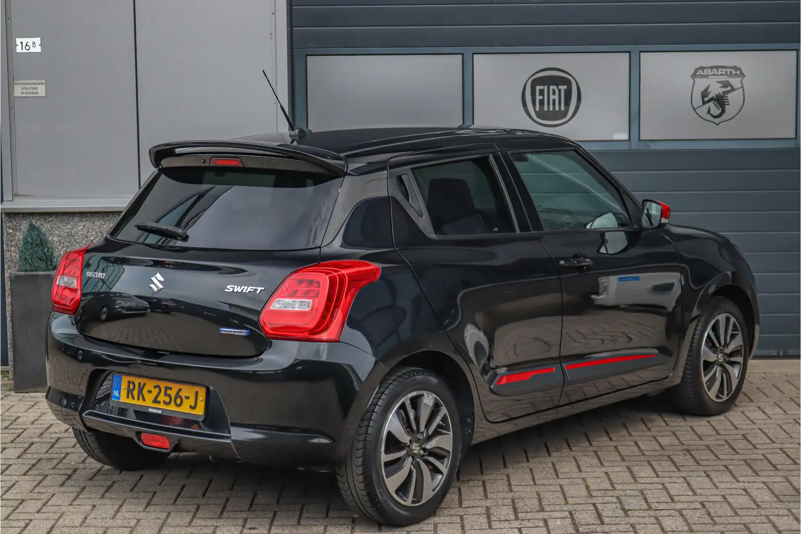 Suzuki Swift 1.0 Stijl Smart Hybrid 1e eig 111PK Zeer luxe deal Negru - 2