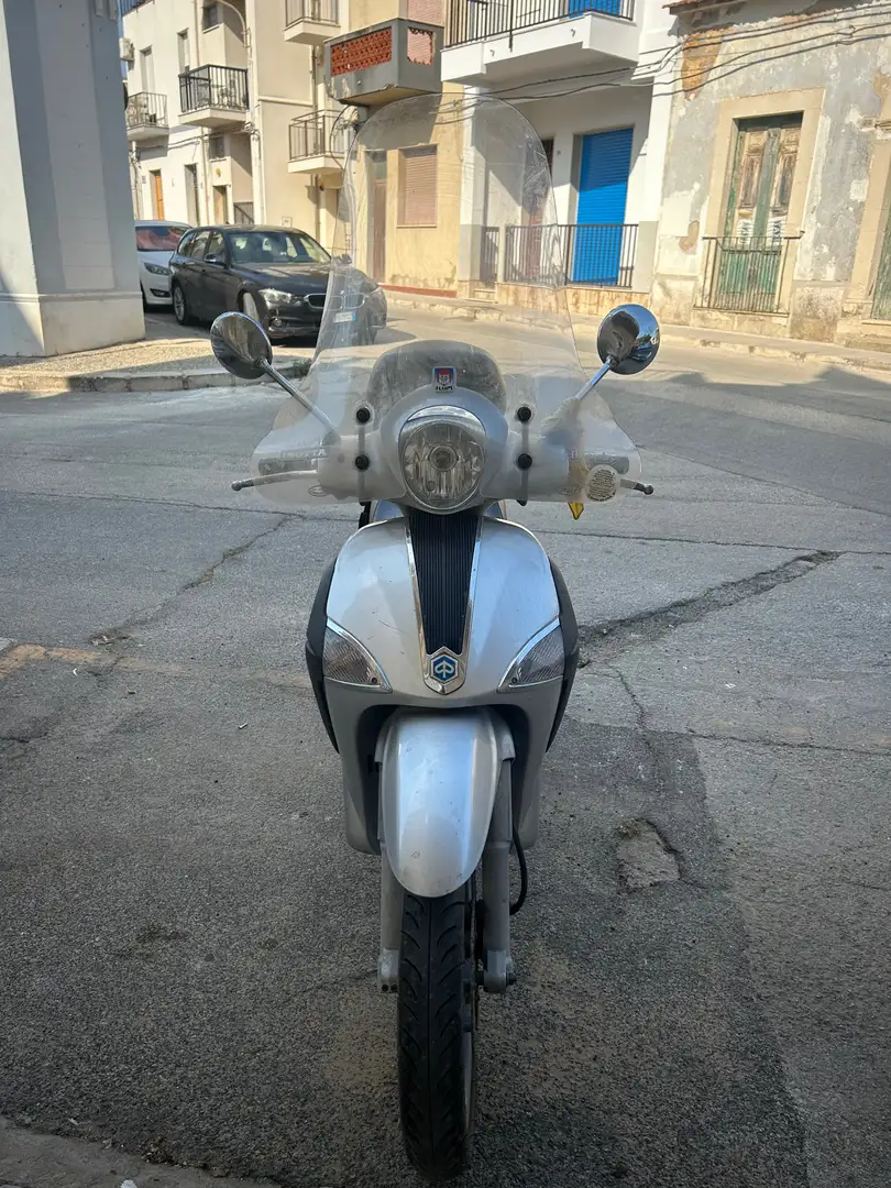 Piaggio Liberty 125 4T Grigio - 1