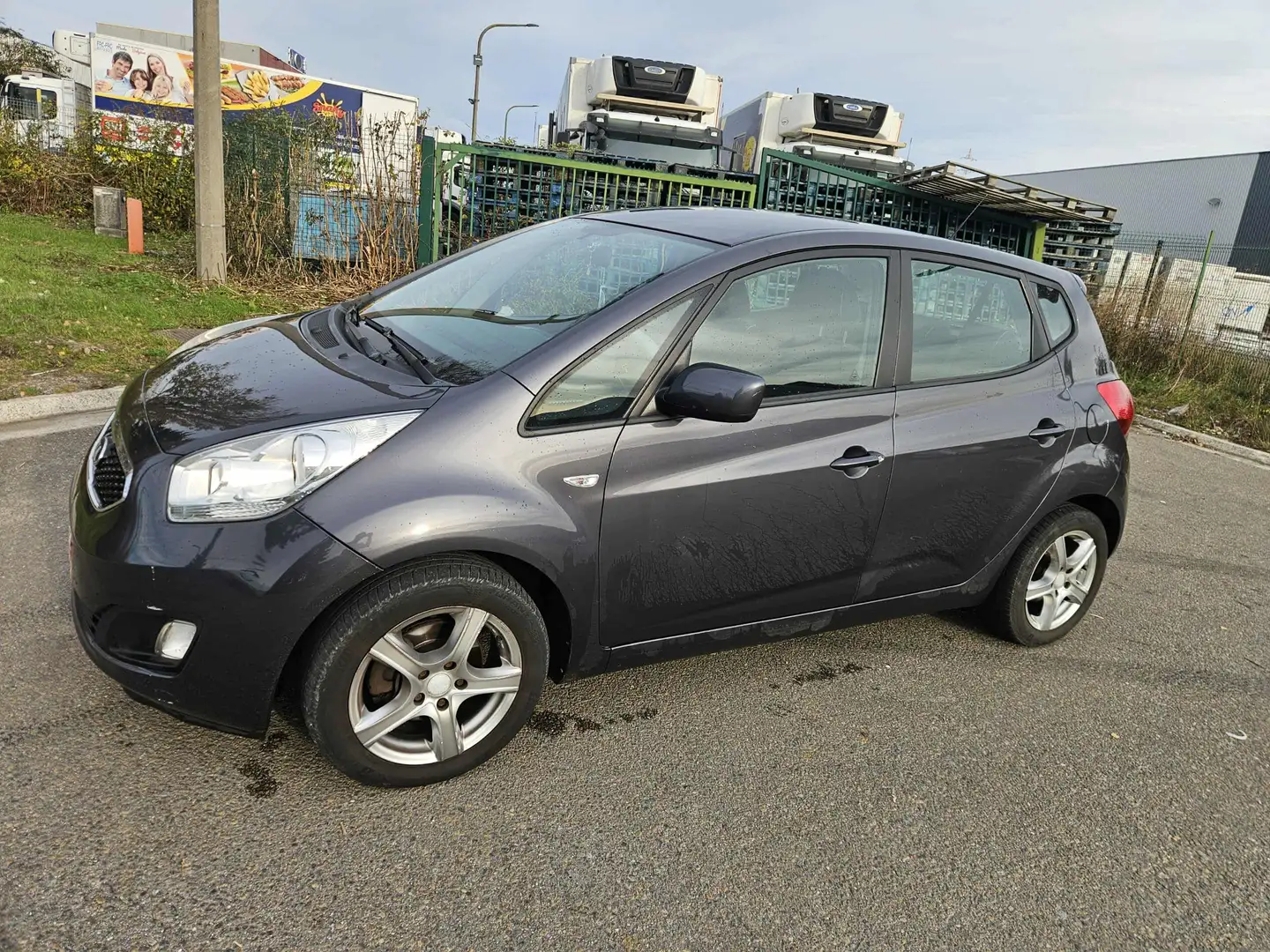 Kia Venga Venga 1.4 CRDi Mind ISG EcoDynamics Gris - 2