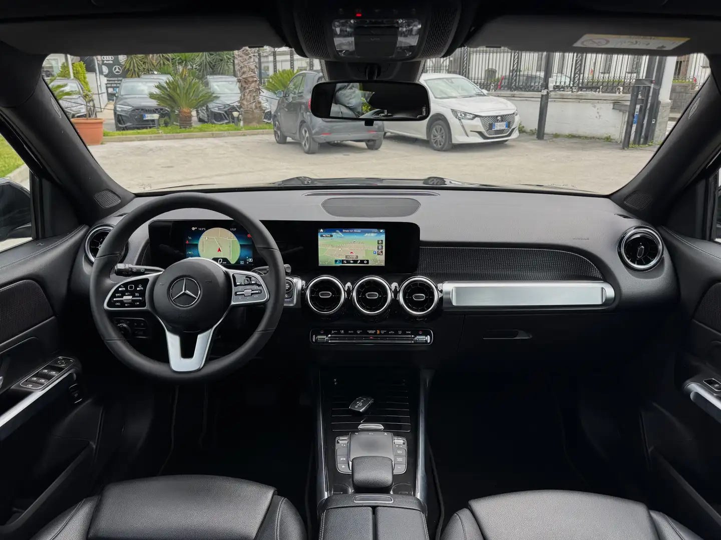 Mercedes-Benz GLB 220 d Sport Plus 4MATIC 190CV LED CAM PELLE Nero - 2